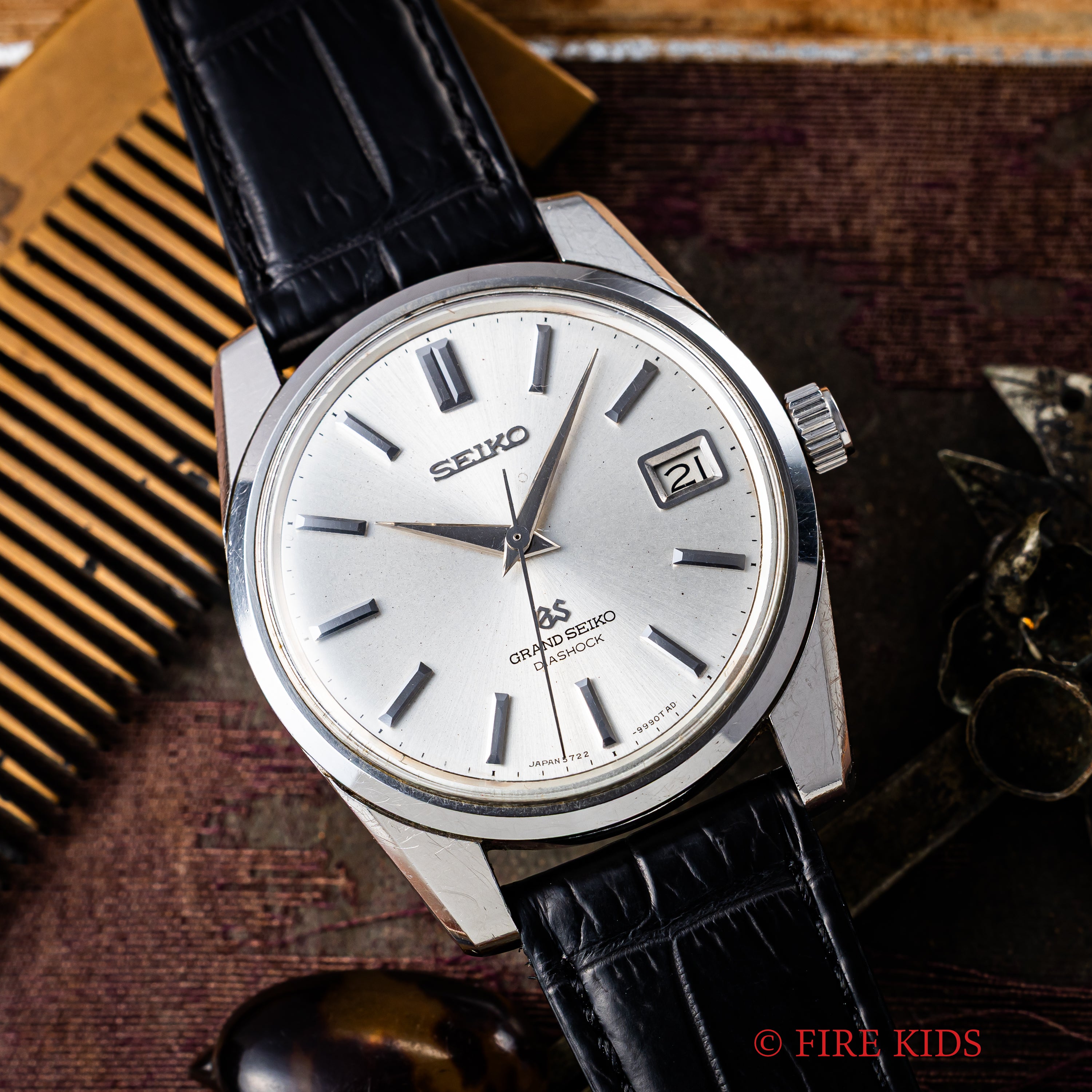 グランドセイコーセカンドモデル後期型 1967年製  Ref.5722-9991 GSメダリオン ロービート手巻