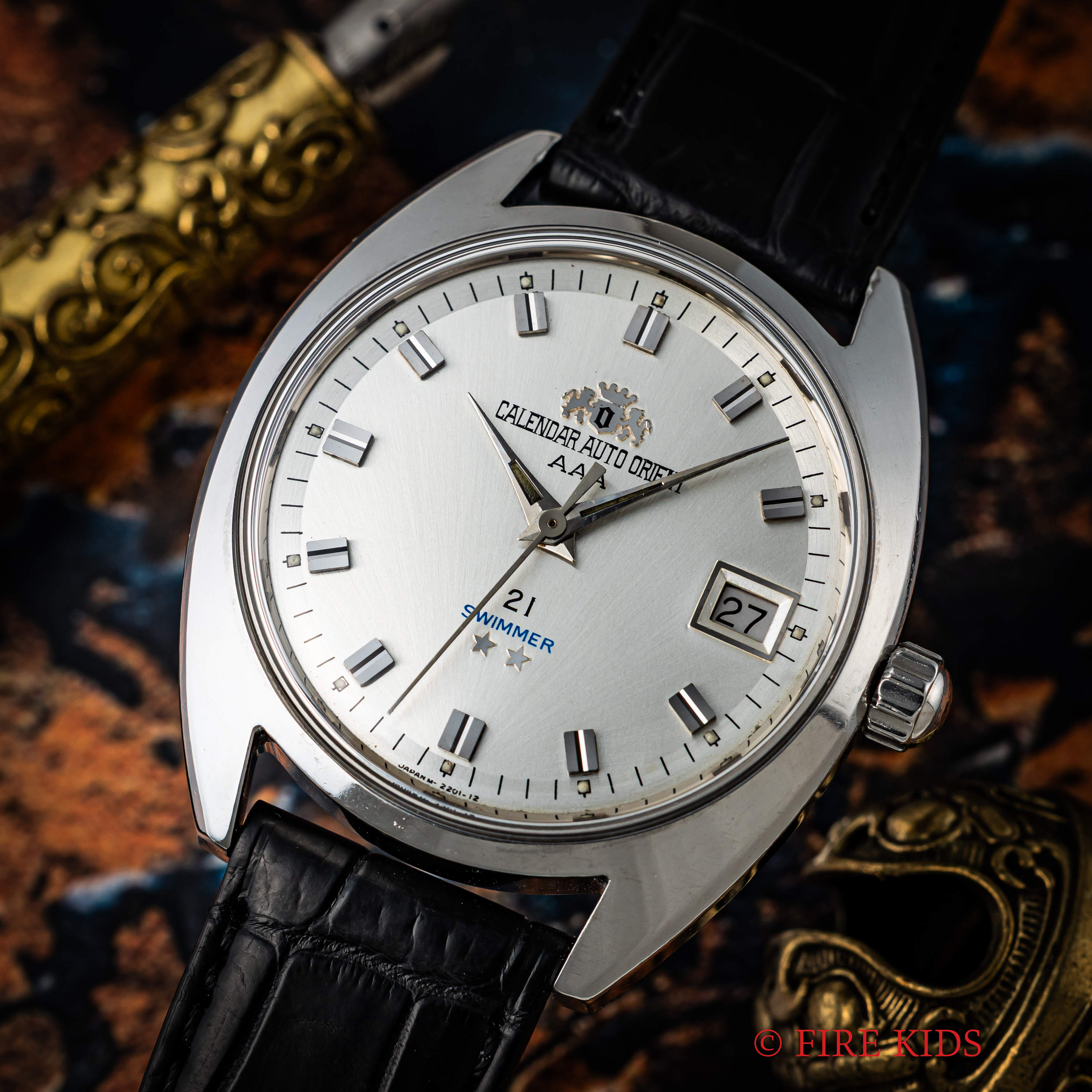 オリエント カレンダーオートオリエント Cラインケース 自動巻き 21石 SWIMMER Ref.T122901 1970年代製 スクリューバックケース シルバーダイヤル