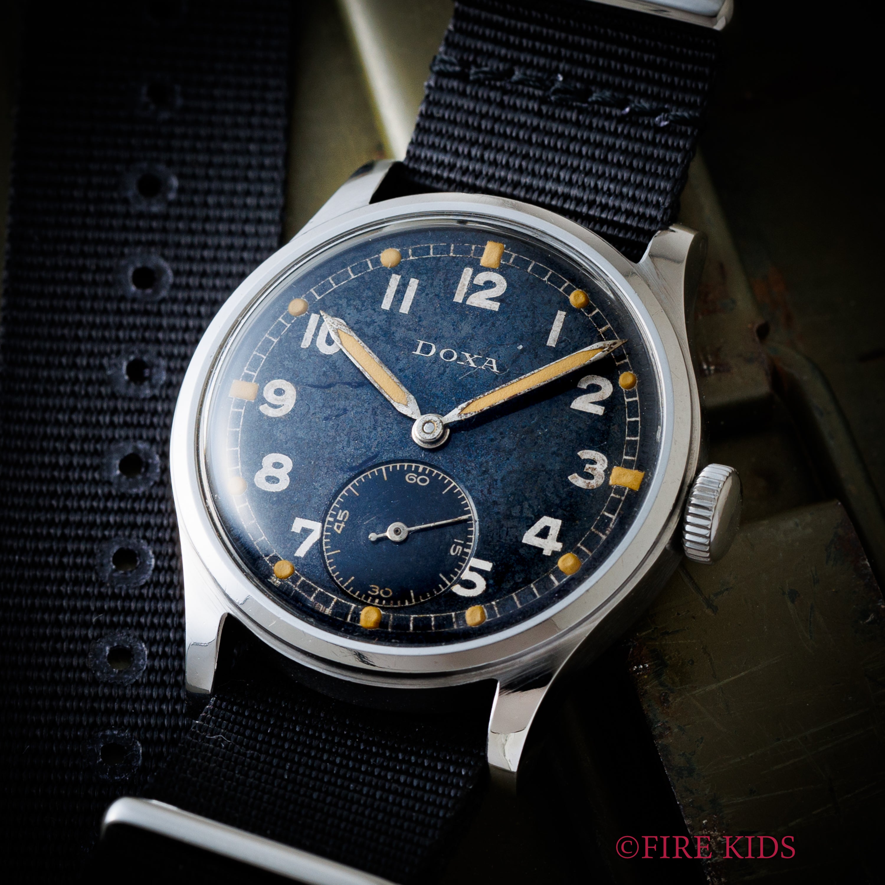 ドクサ ドイツ軍用 D 第二次世界大戦 1940年代製 ミリタリーウォッチ ステンレスケース 手巻き式