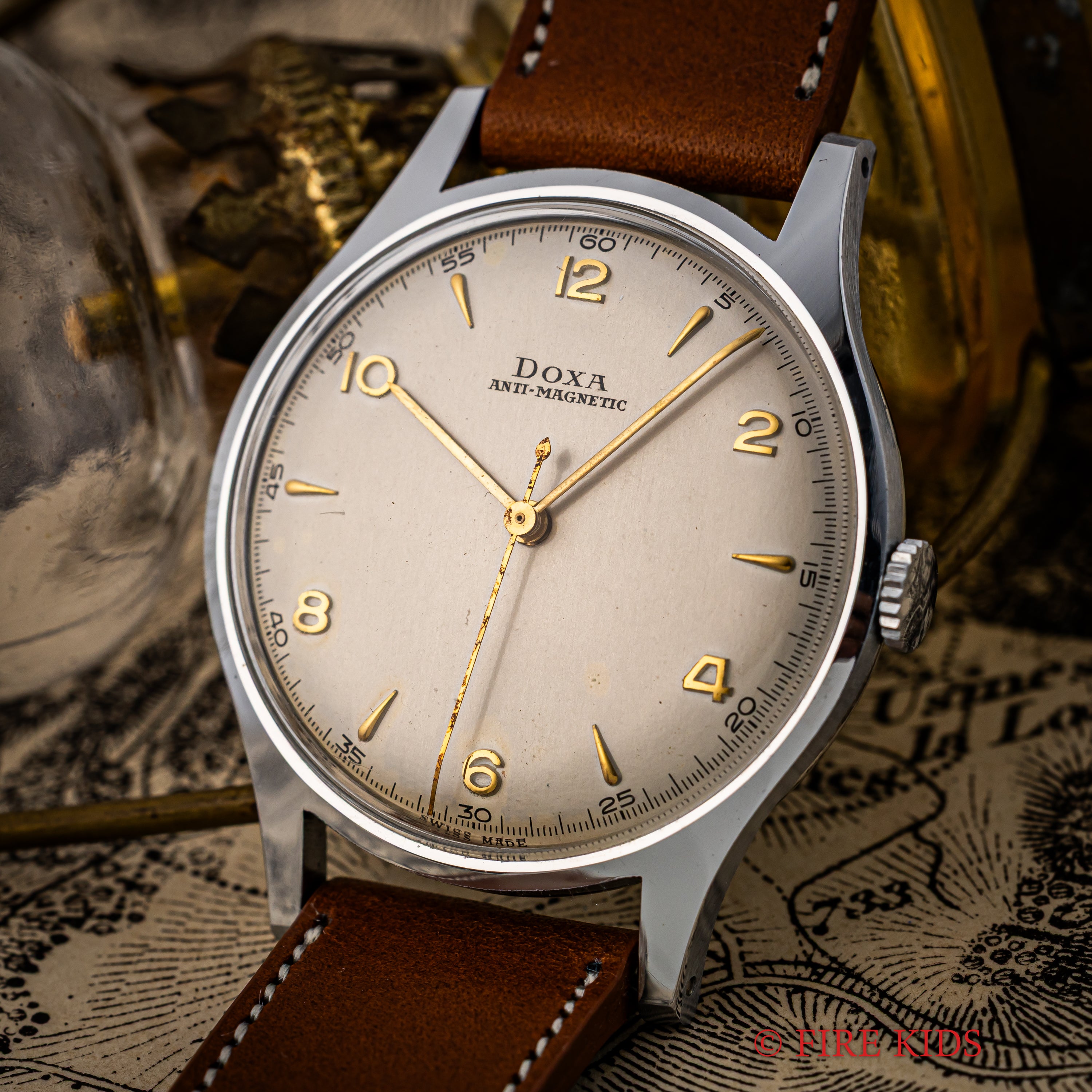 ドクサ 1950年代製 手巻き 飛びアラビアダイヤル タグ付美品