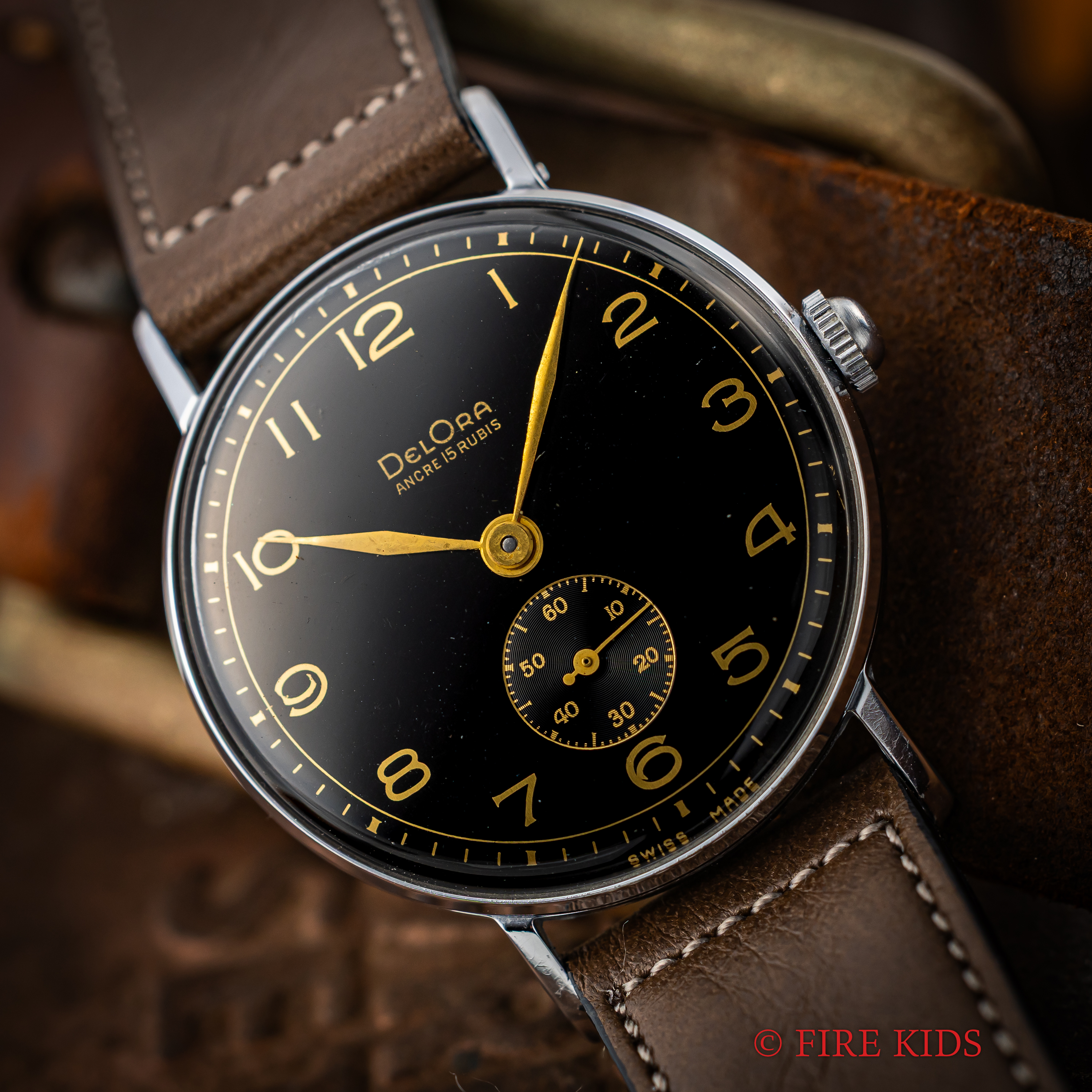 DELORA 1940年代製 ブラックギルドダイヤル スモールセコンド手巻