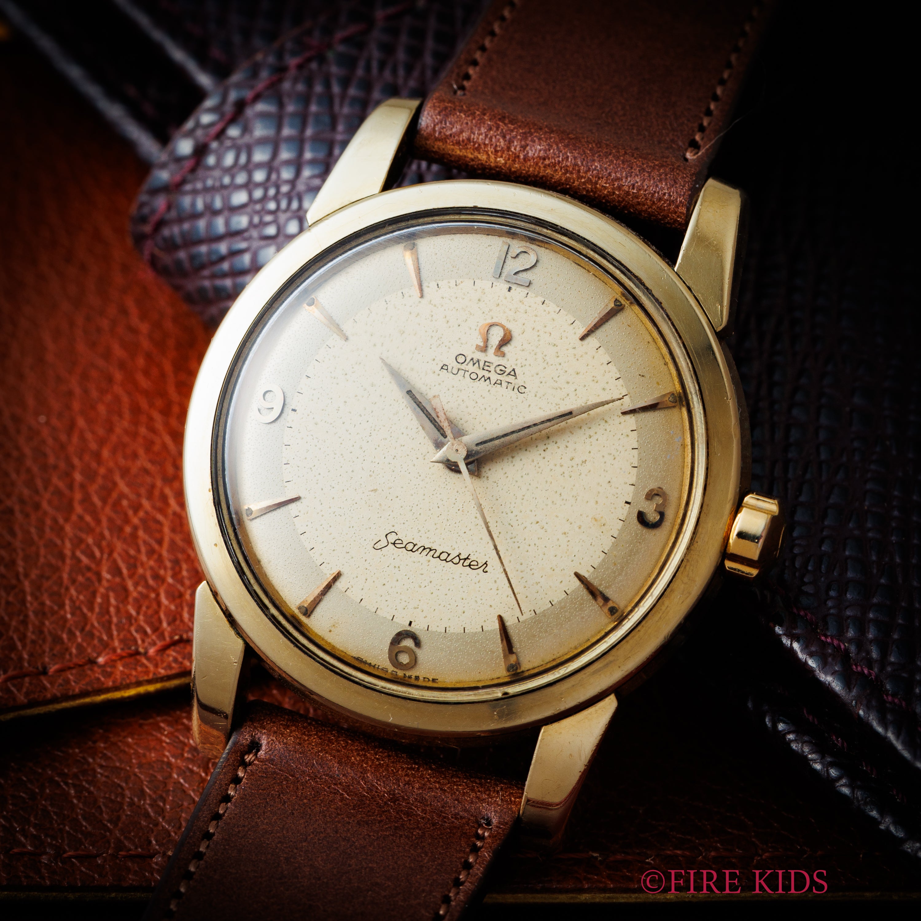 オメガ シーマスター 1956年製 トップゴールドケース 全回転ローター自動巻 Cal.501 ツートン飛びアラビアダイヤル