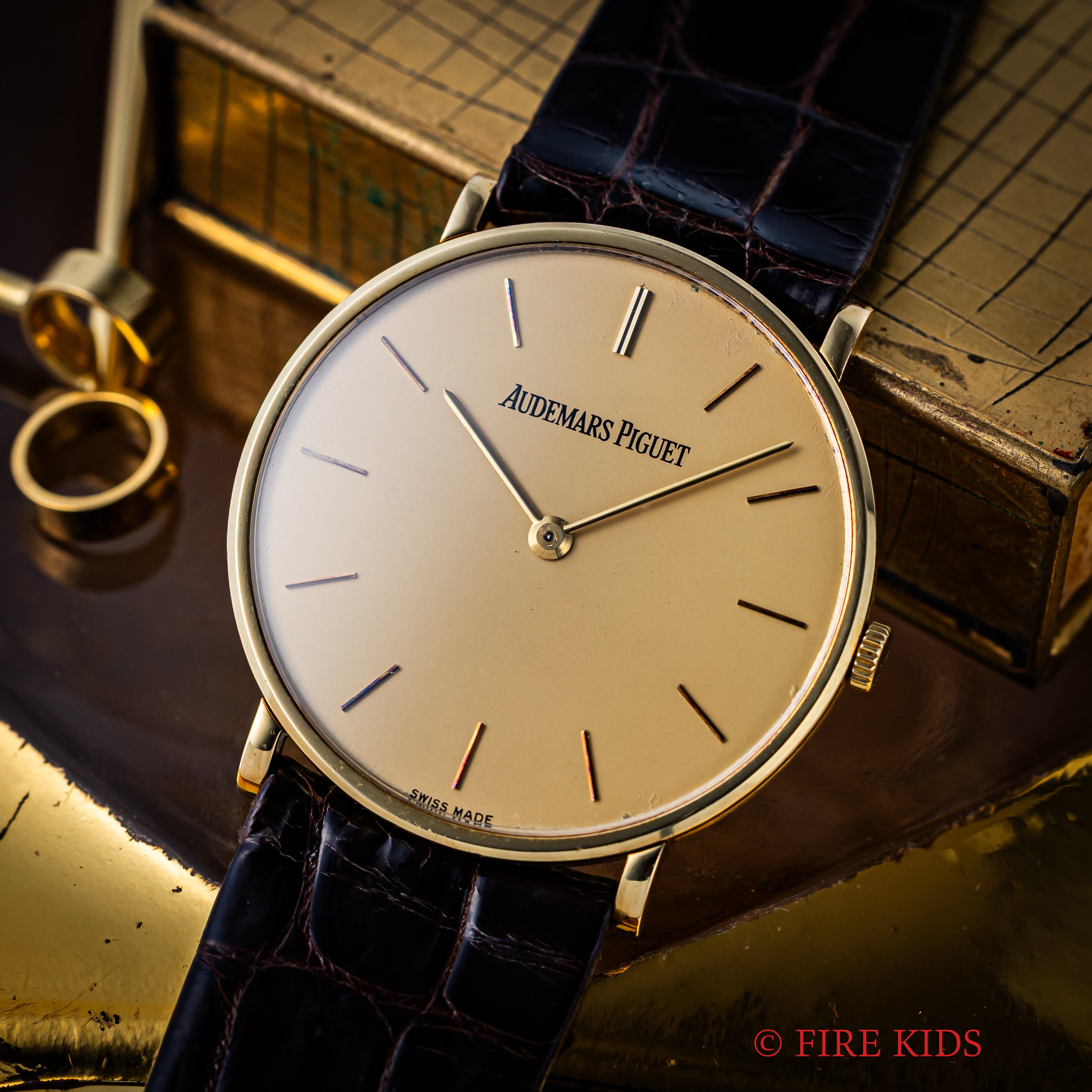 オーデマ・ピゲ 18金無垢イエローゴールド エクストラフラット 1990年代製 手巻 Cal.2003/2 18KYG純正尾錠付き