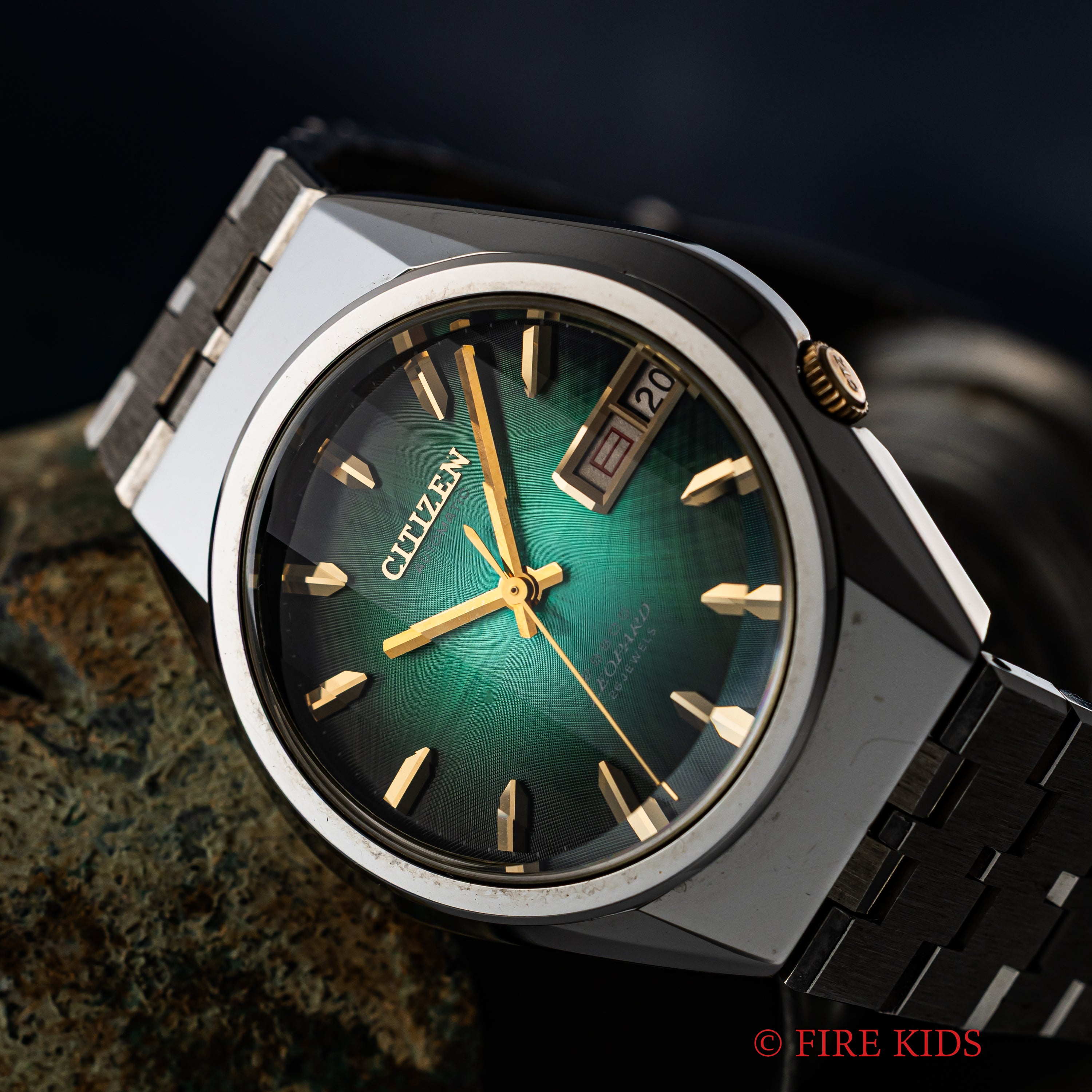 シチズン レオパール 1973年製 カットガラス グリーングラデーションダイヤル タグ付き