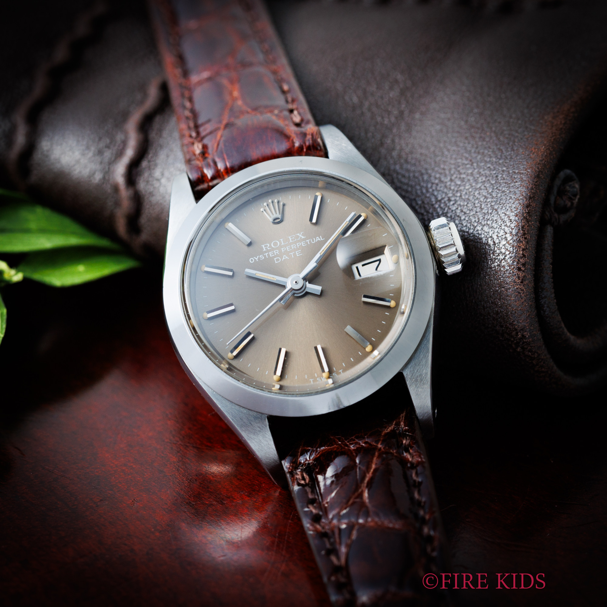 ロレックス オイスターパーペチュアルデイト 1972年製 レディース カラーダイヤル 自動巻き Cal.2030 純正尾錠 Ref.6916