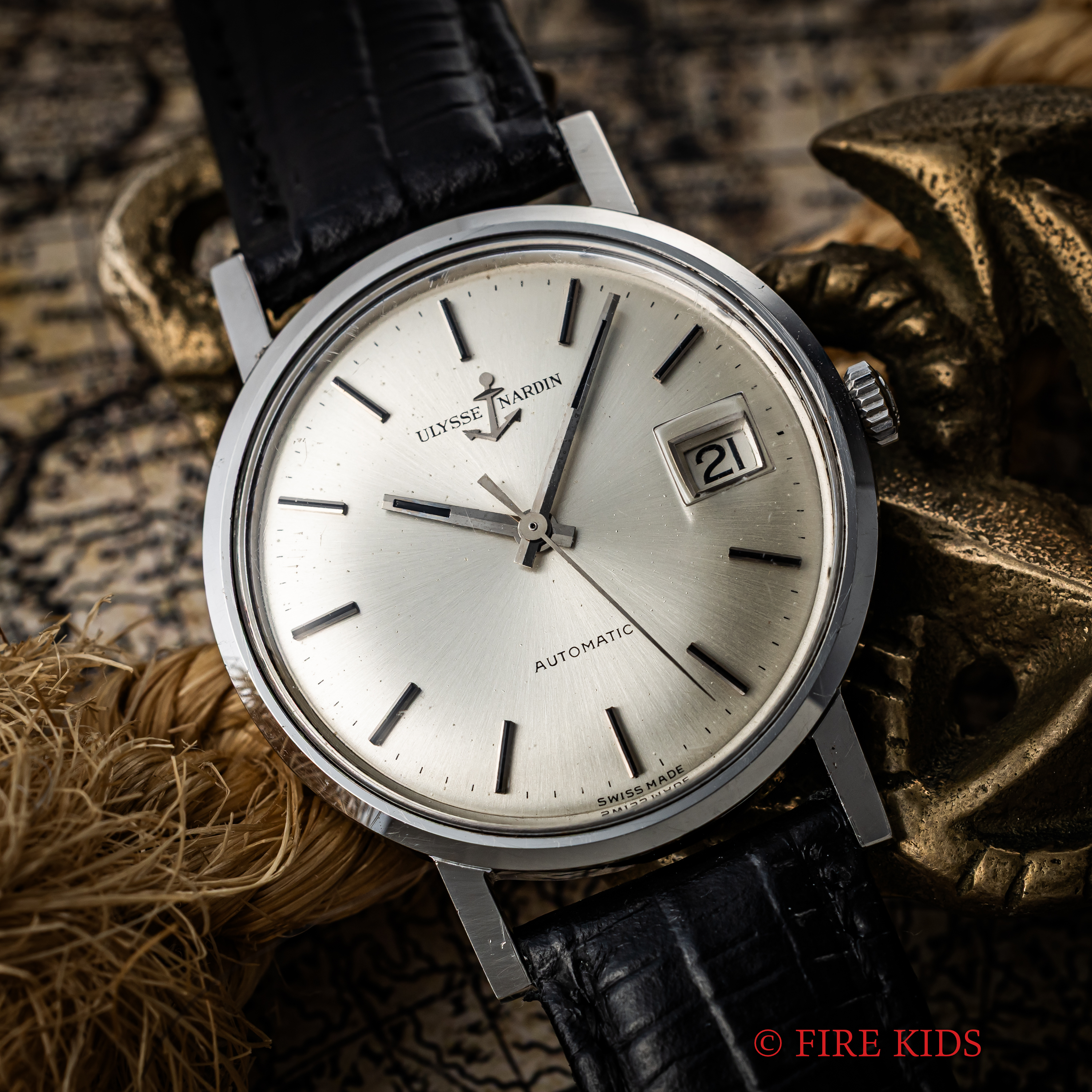 ユリスナルダン 1970年代製 自動巻き デイト付 ラウンドケース Cal.N11HB　ロービート