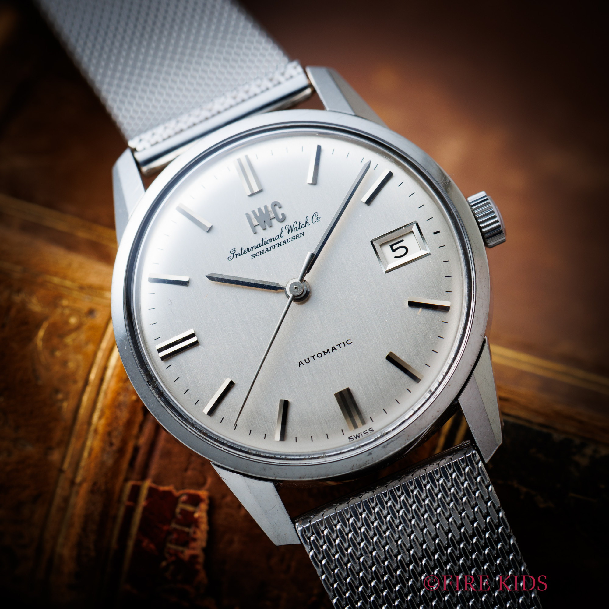 IWC　防水ラウンドケース 1972年製 ペラトン式自動巻Cal.8541B お魚リューズ 純正ブレス