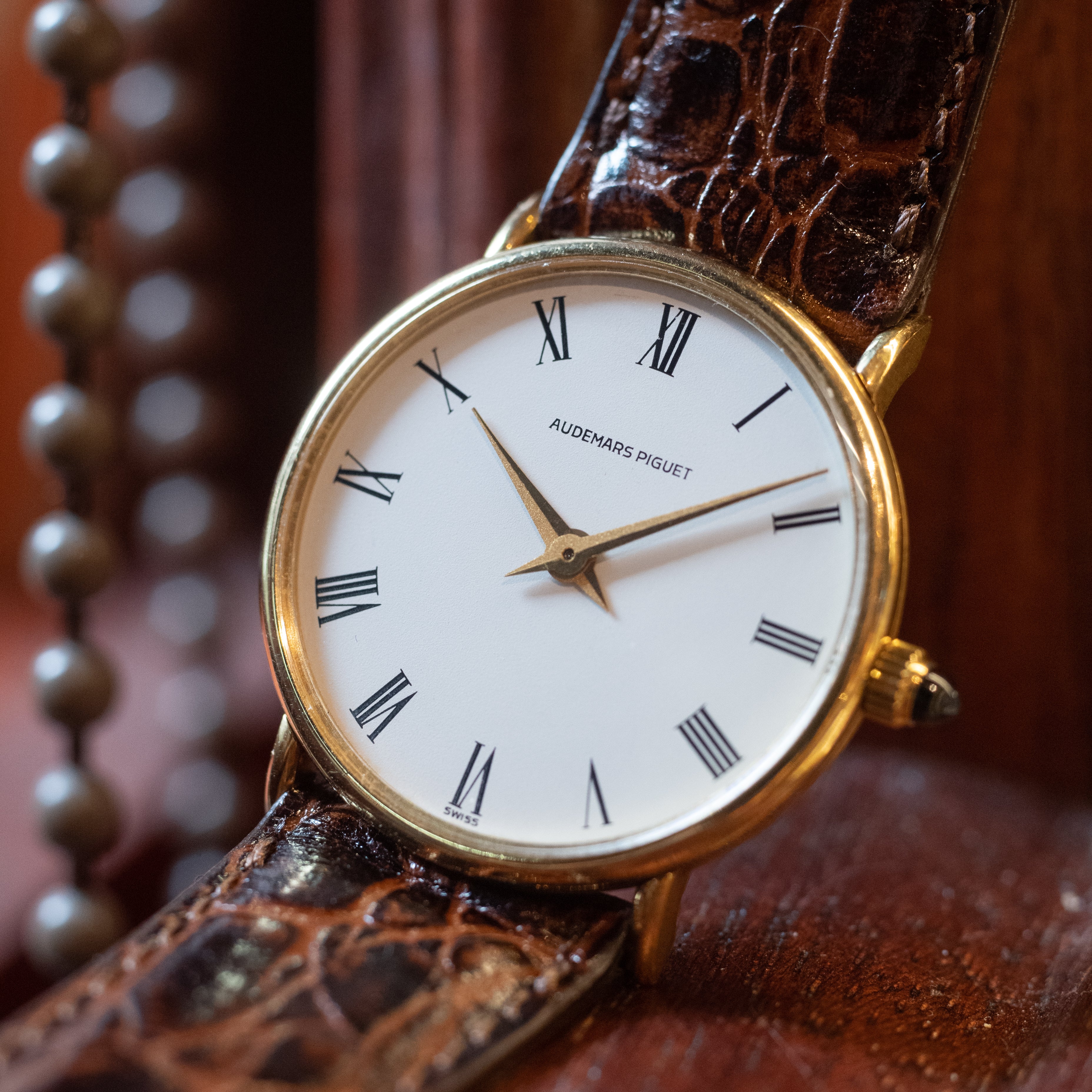 オーデマ・ピゲ 18KYG ラウンドホワイトローマン 1976～79年製 手巻き