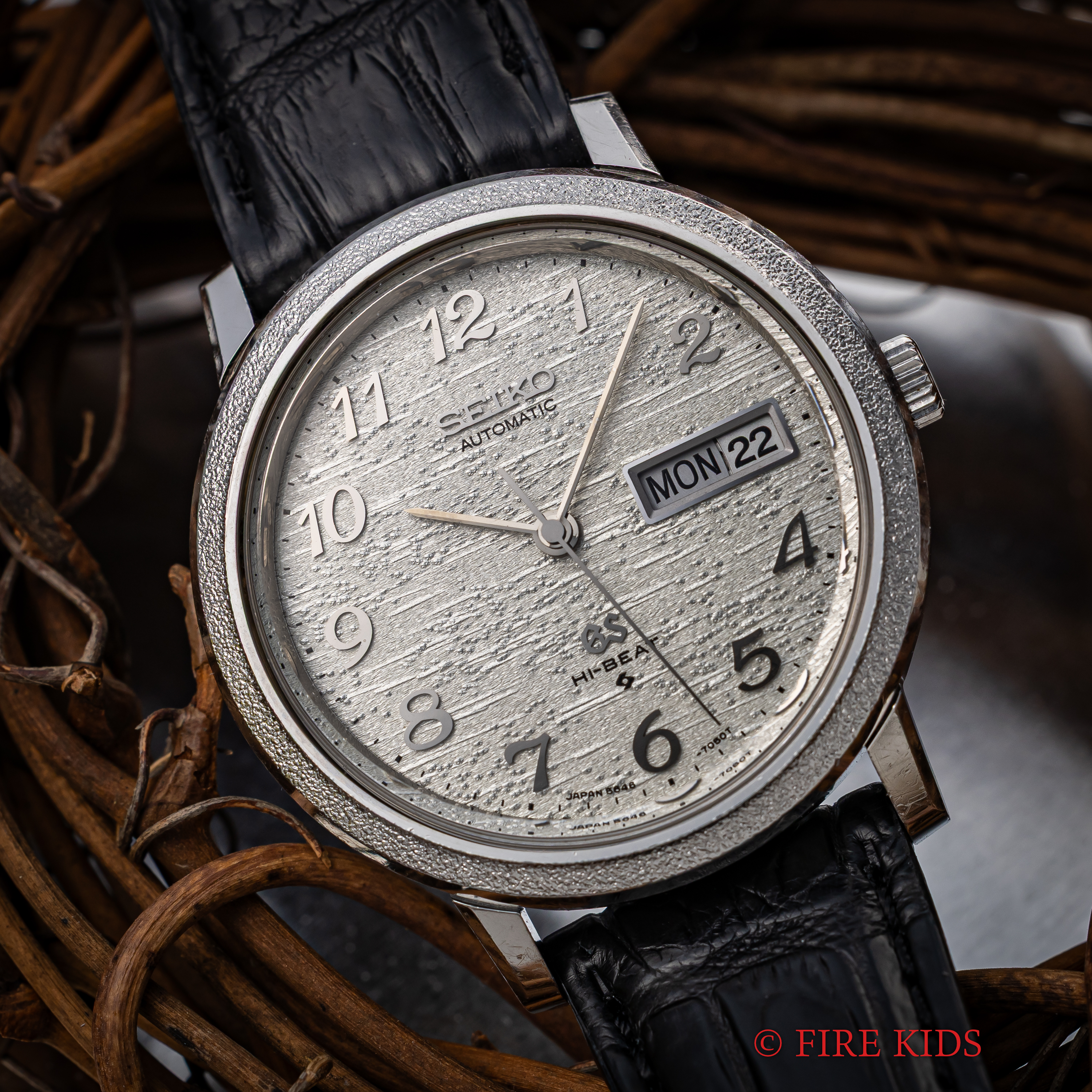 グランドセイコー ハイビート自動巻き 1973年製 アラビアダイヤル ハンマートーンベゼル 5646‐7040