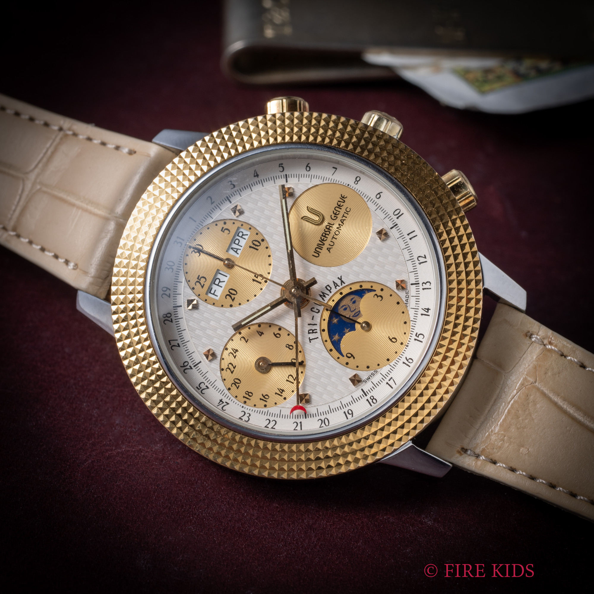 ユニバーサルジュネーブ トリコンパックス コンビ 自動巻き 1990年代製 Ref.699.104 ムーンフェイズ