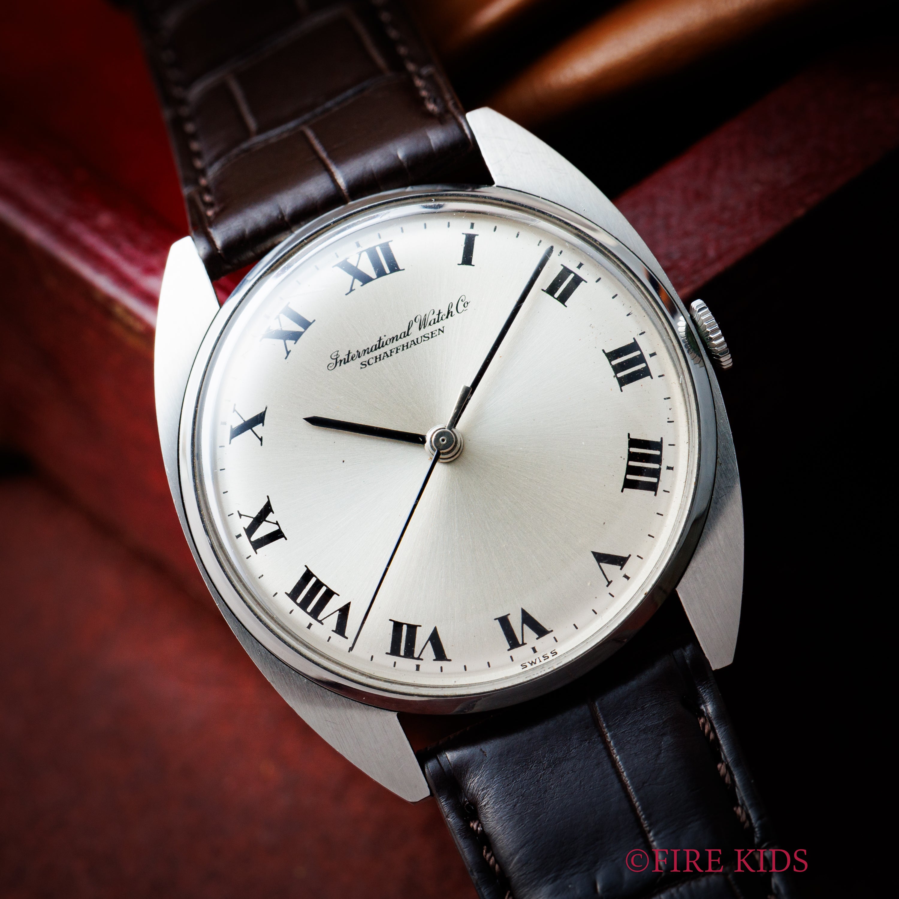 IWC Cラインケース シルバーローマンダイヤル 1968年製 薄型手巻 cal.402 Ref.1419