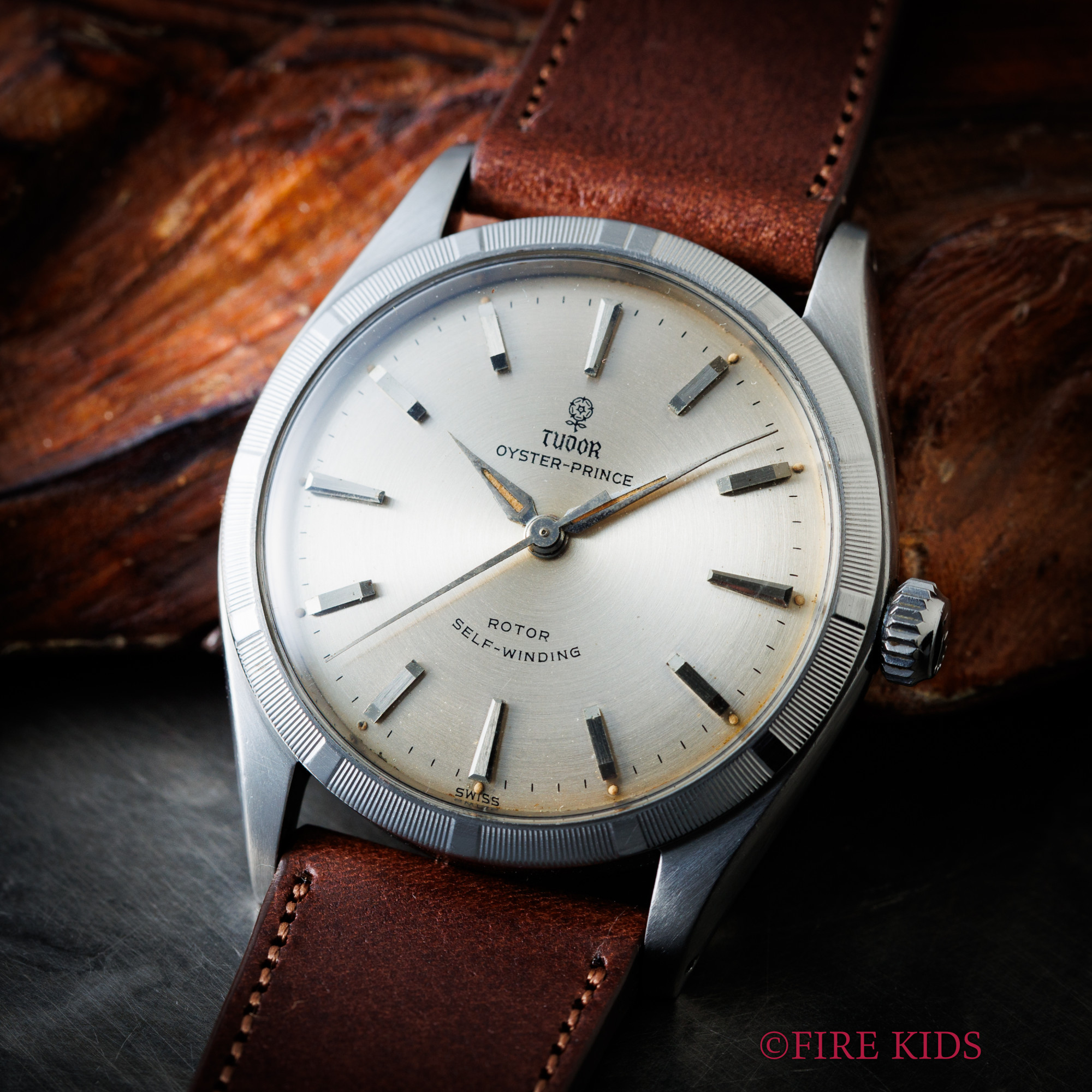 チューダー 小薔薇 オイスタープリンス 1964年製 ノンデイト 自動巻き 同心円仕上げ アルファハンド ロレックス製ケース、リューズ