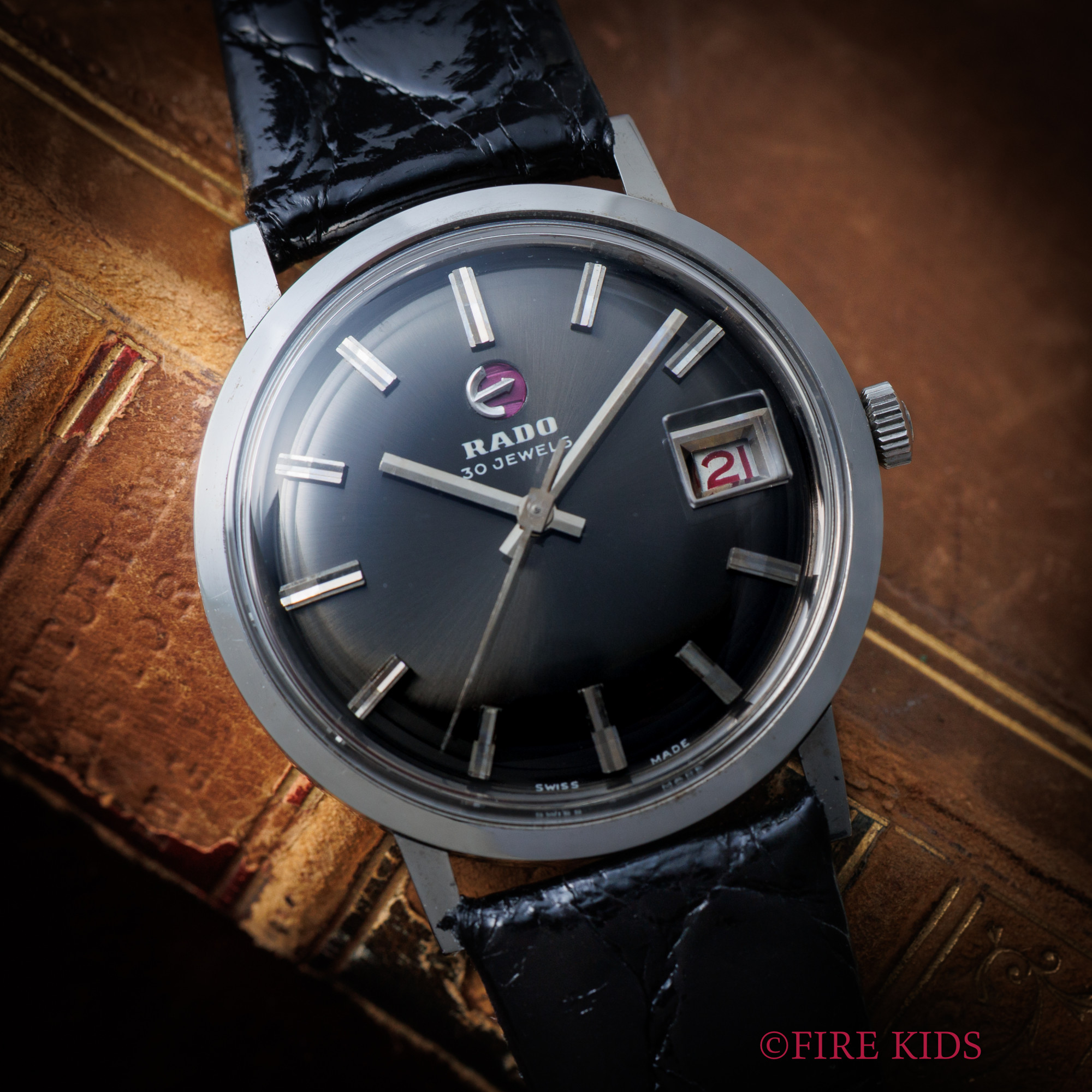 ラドー ラウンドケース グレーダイヤル 未使用品 1970年代製 純正尾錠付き 自動巻き