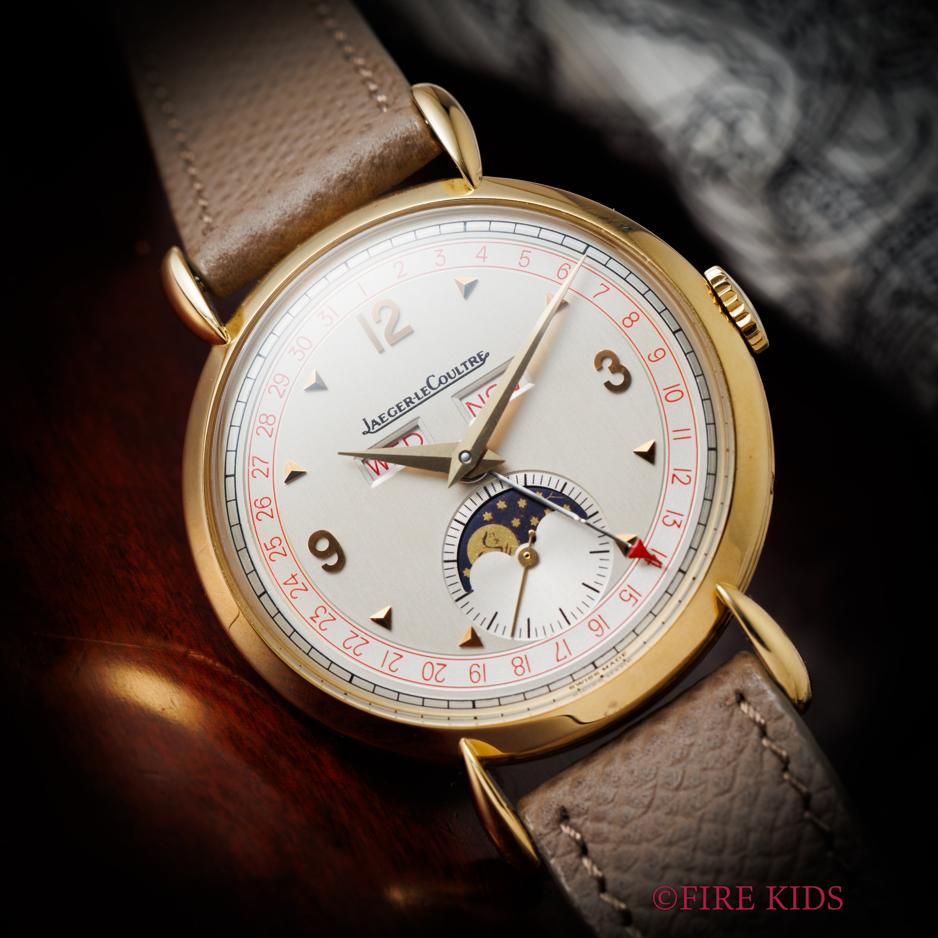 ジャガールクルト 150周年記念 トリプルカレンダームーンフェイズ 1983年製 18金イエローゴールド 純正尾錠付き