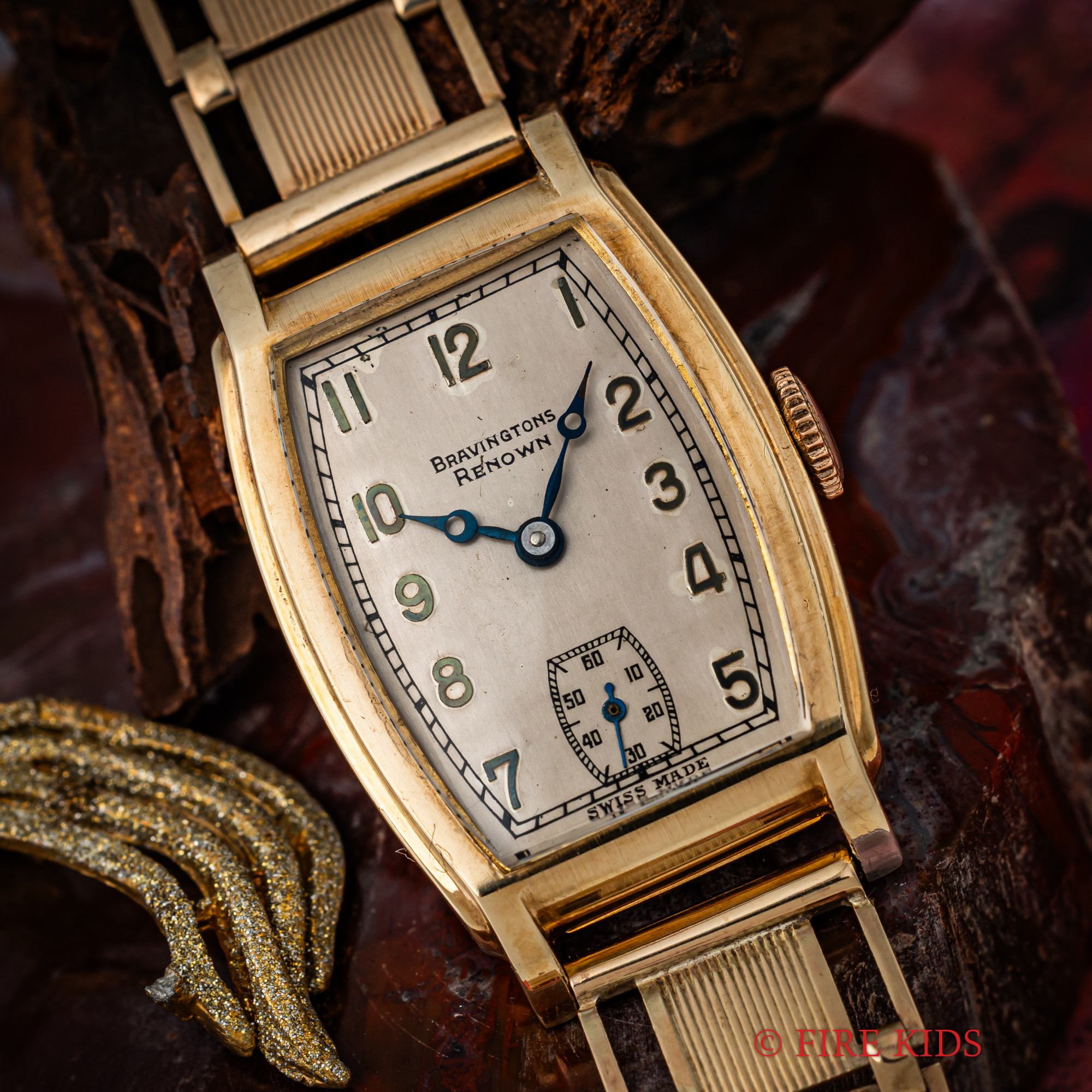 ブラヴィントンズ レナウン 9金無垢トノーケース 1938年製 スモールセコンド手巻 9金無垢ブレスレット