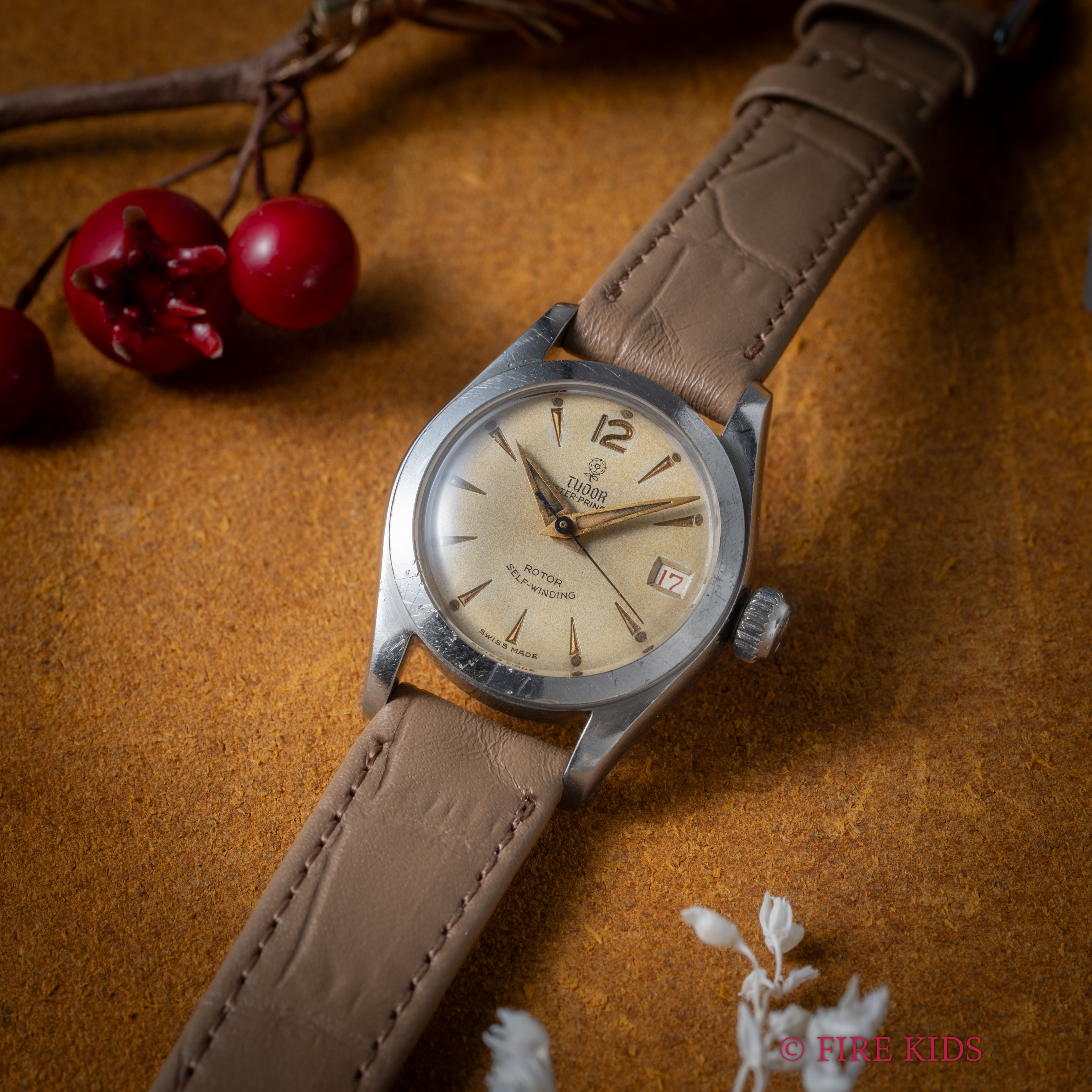 チューダー オイスタープリンセスデイト 小薔薇 レディース 1956年製 自動巻き 赤カレンダー