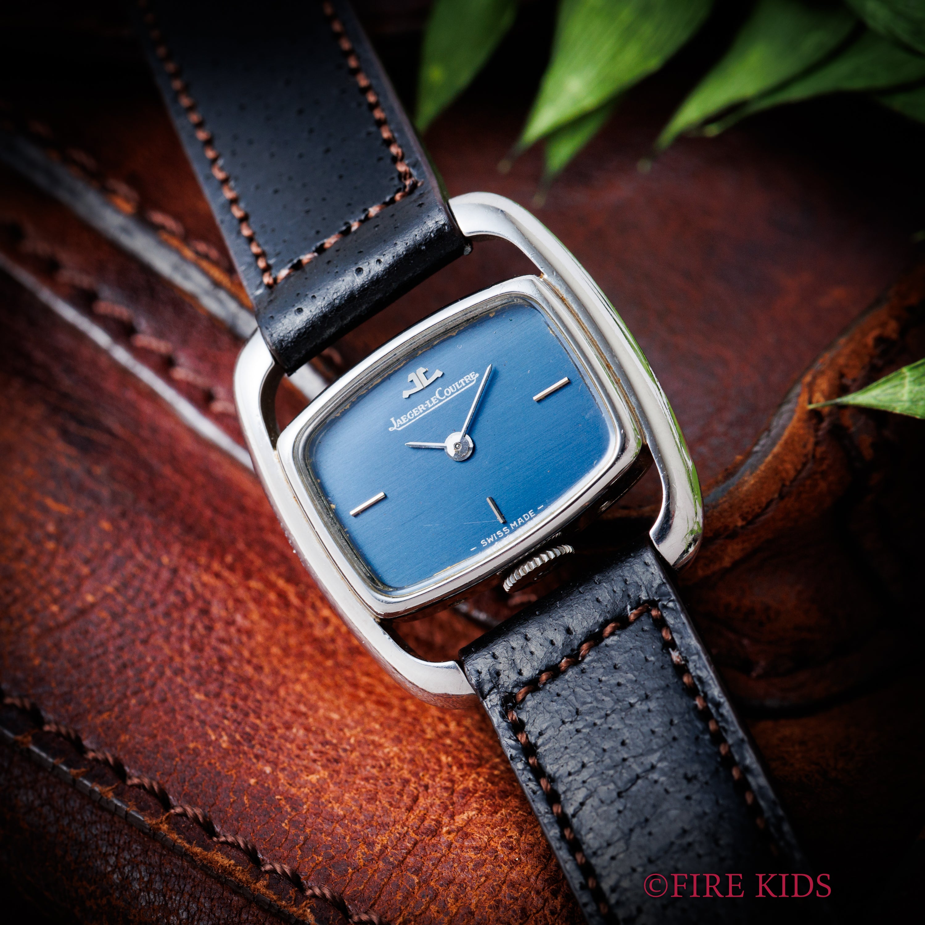 ジャガールクルト レディースウォッチ エトリエ 1980年代製 ブルーダイヤル Ref.6147.42