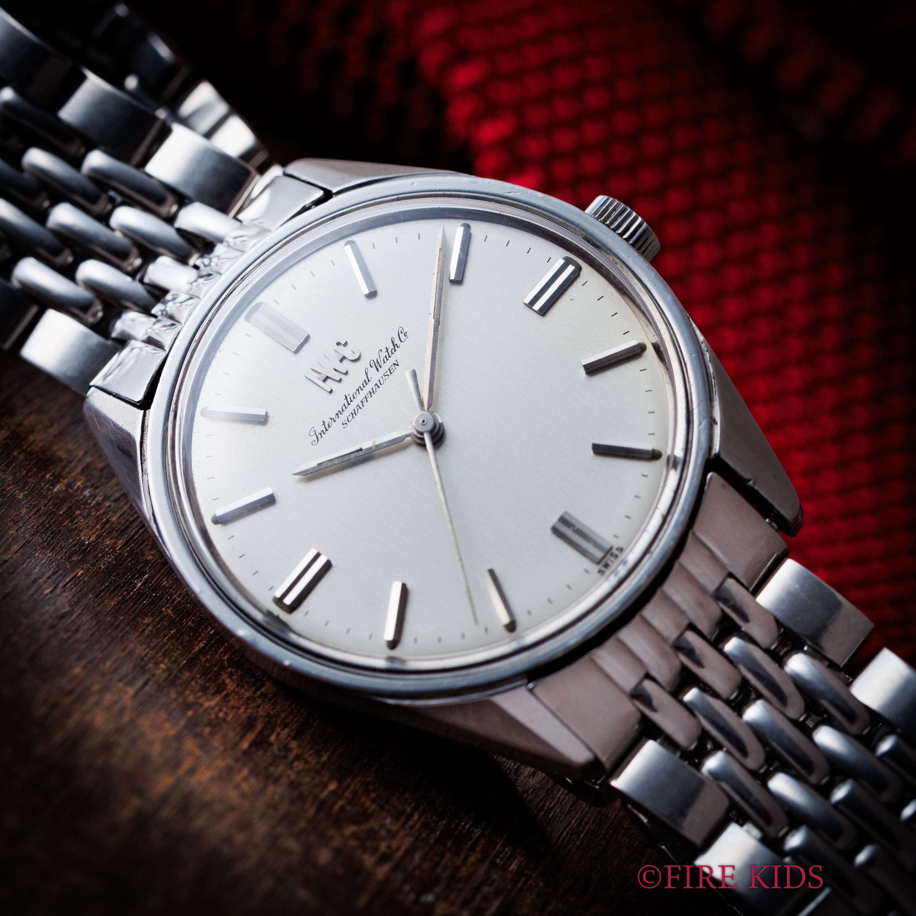 IWC ラウンド 1970年製（昭和45年製） Cal.89 手巻き オールドインター R810 純正ゲイフレアー社製ブレス