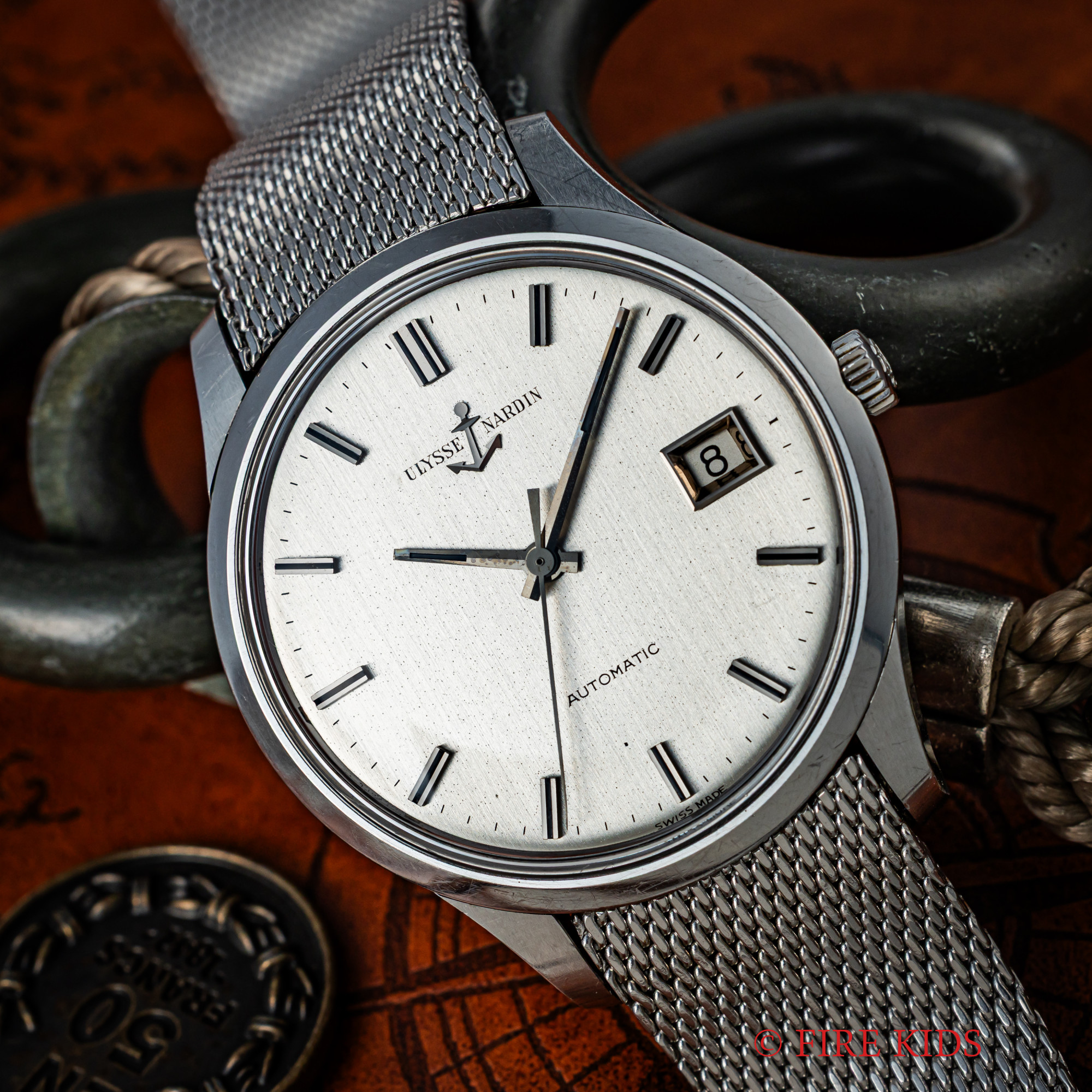 ユリスナルダン 1960年代製 自動巻き デイト付 ラウンドケース Cal.N11HB　ロービート