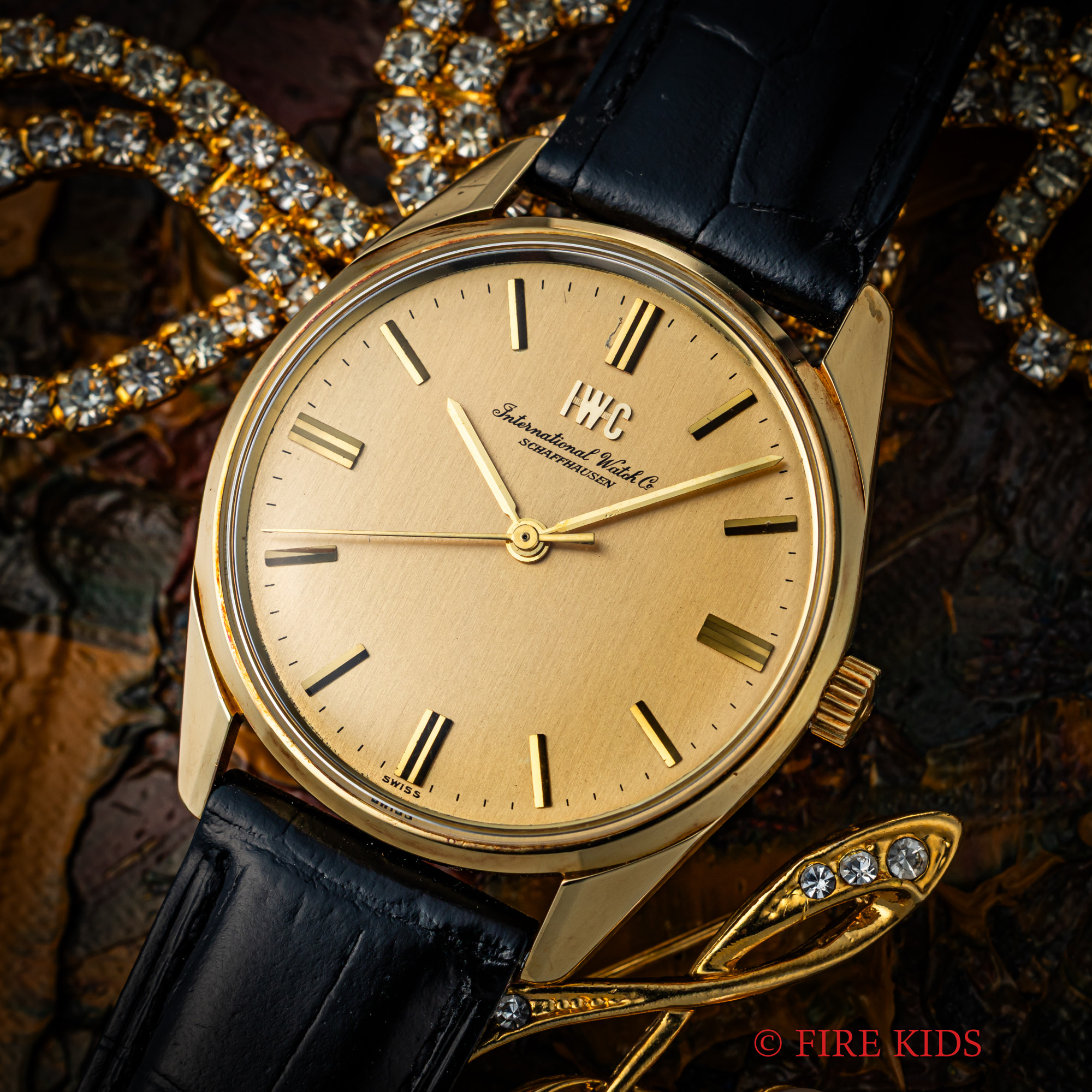 IIWC ラウンドケース Cal.89 手巻き ノンデイト 18金イエローゴールド シャンパンダイヤル 1969年製 お魚リューズ オールドインター