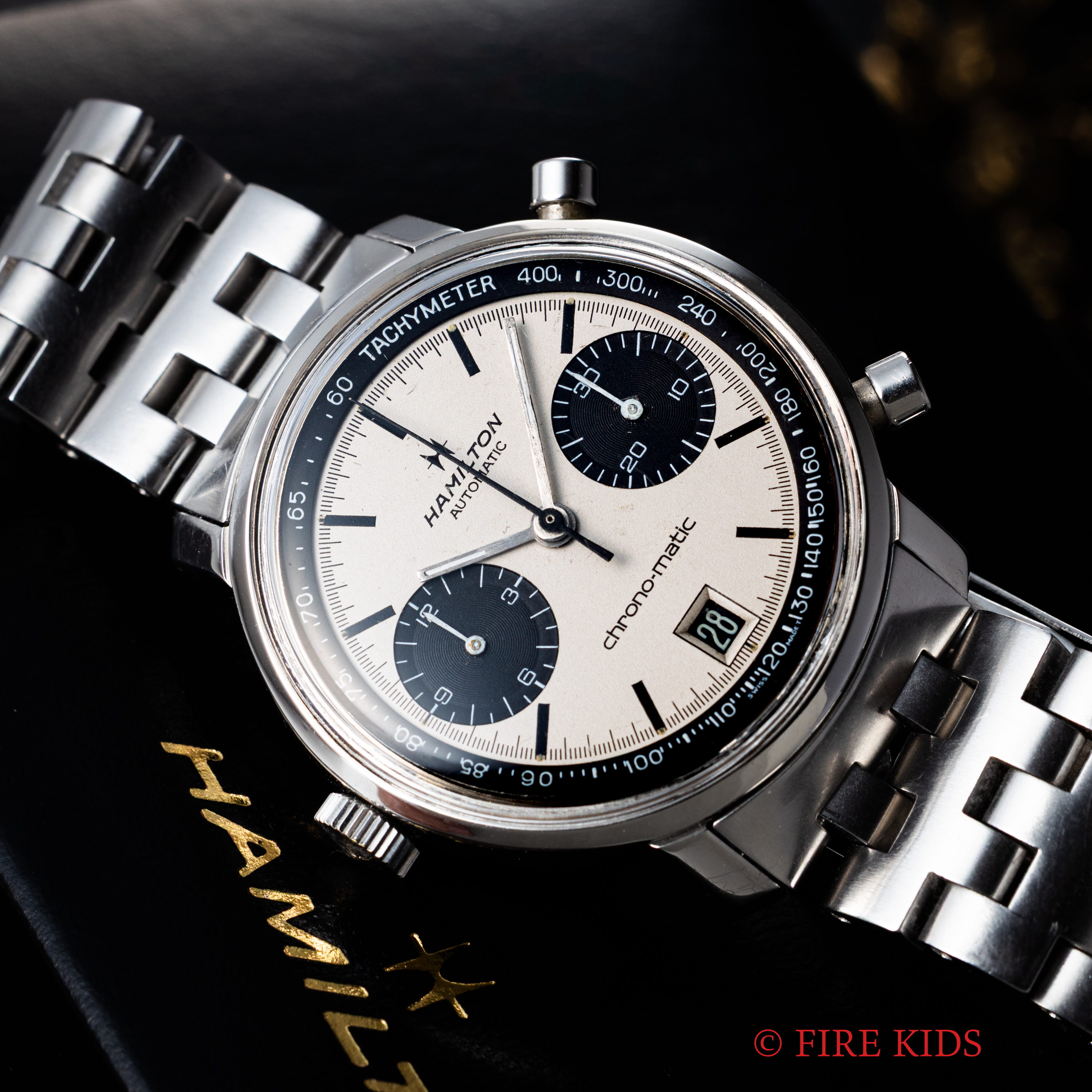 ハミルトン クロノマチック Cal.11 自動巻きクロノグラフ パンダダイヤル 純正ブレス、箱付き 1969年製 Ref.11002-3