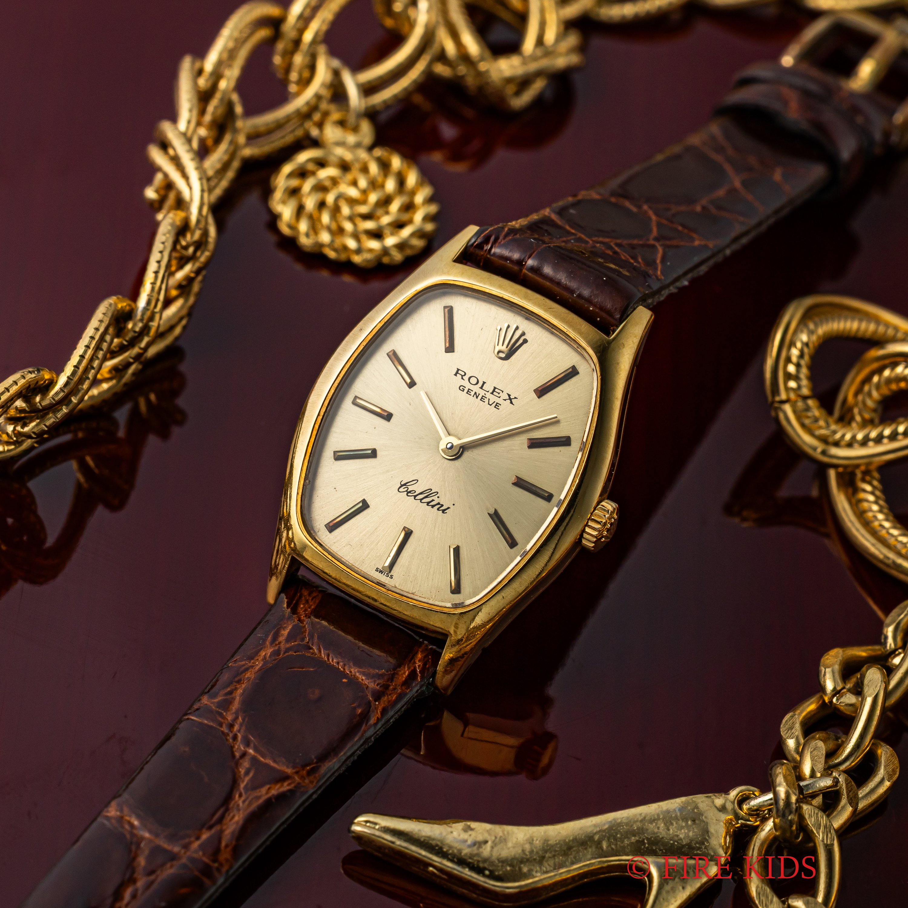 ロレックス レディースチェリーニ 1972年製 Ref.3803 18金無垢イエローゴールド 純正GP王冠尾錠 ギャラ、冊子付