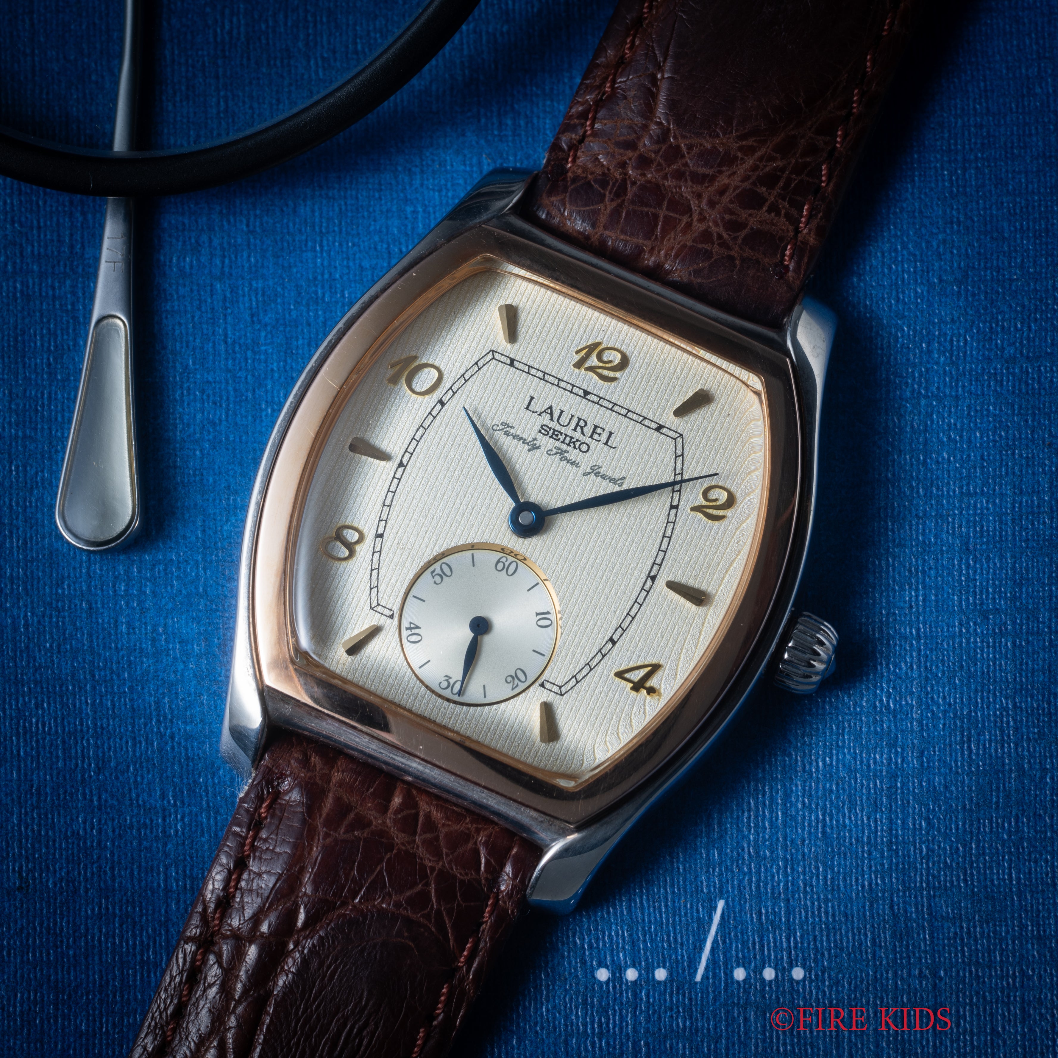 セイコー ローレル 1996年製 925銀無垢トノーケース 18金無垢ベゼル 手巻きCal.4S28A 純正尾錠 ギャラ付