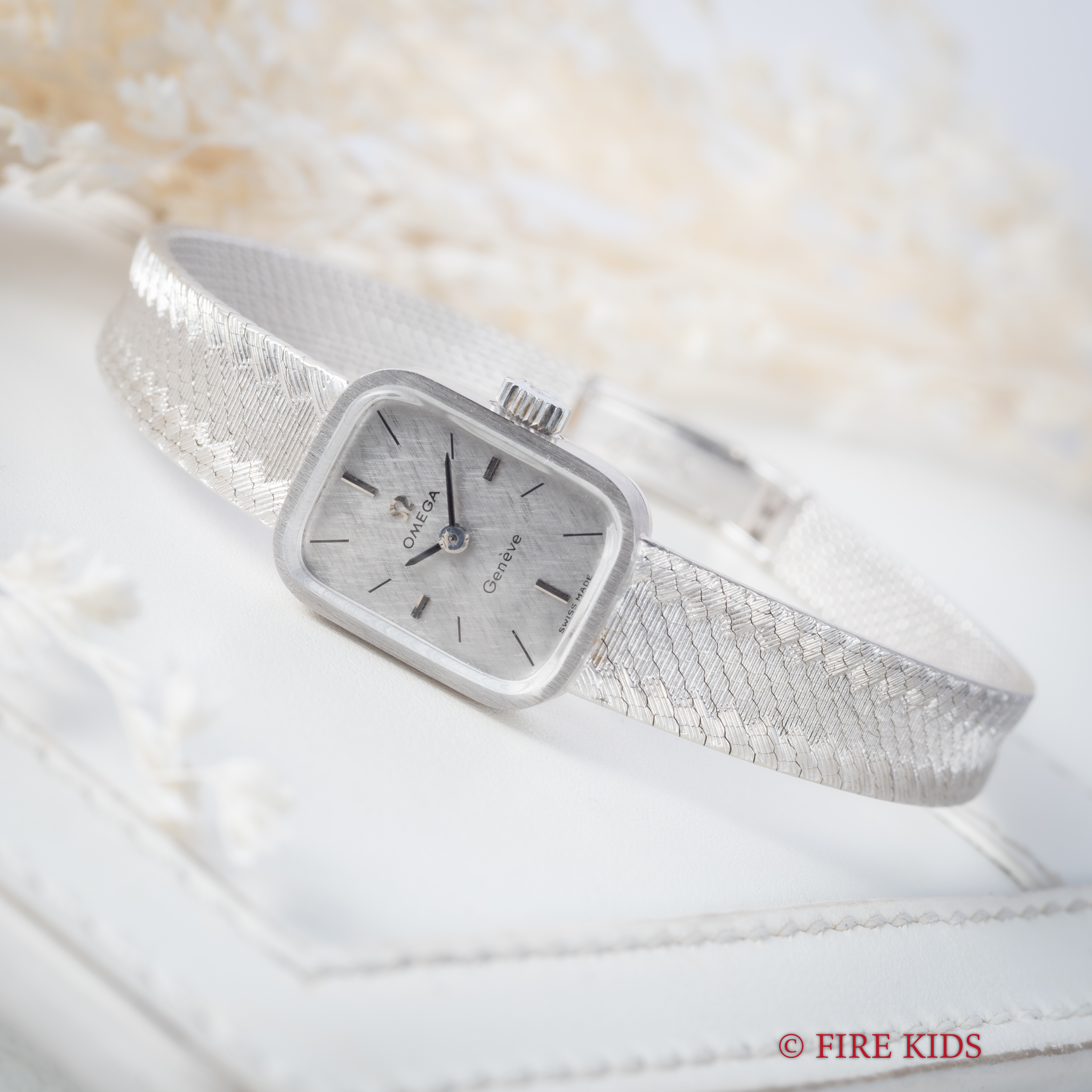 オメガ ジュネーブ レディース 18金ホワイトゴールド 手巻き 1969年製 Cal.485 純正18金ホワイトゴールドブレス Ref.8193 リネンダイヤル