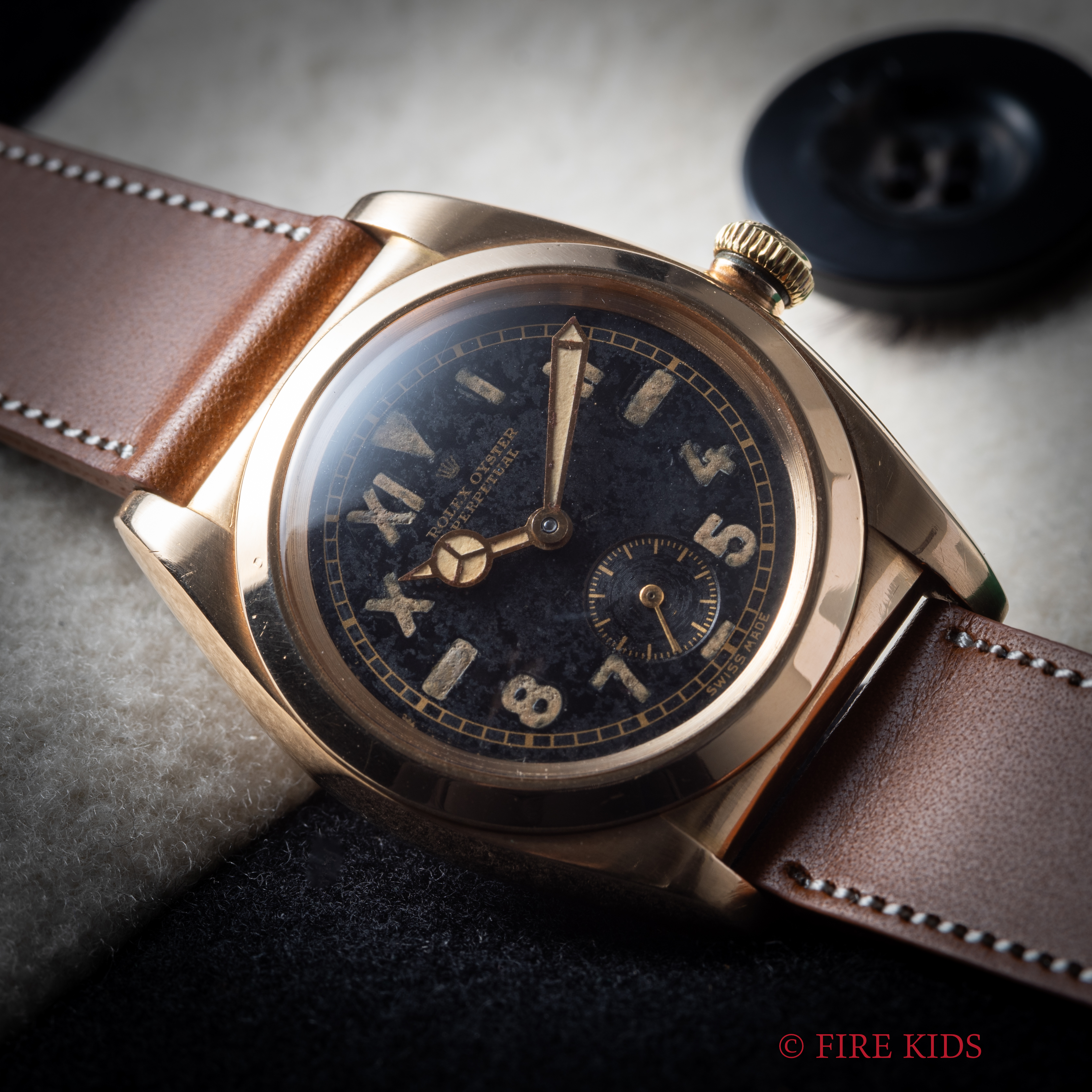 ロレックス バブルバック ブラックユニークダイヤル Ref.3131 14金イエローゴールド 純正尾錠付き スモセコ