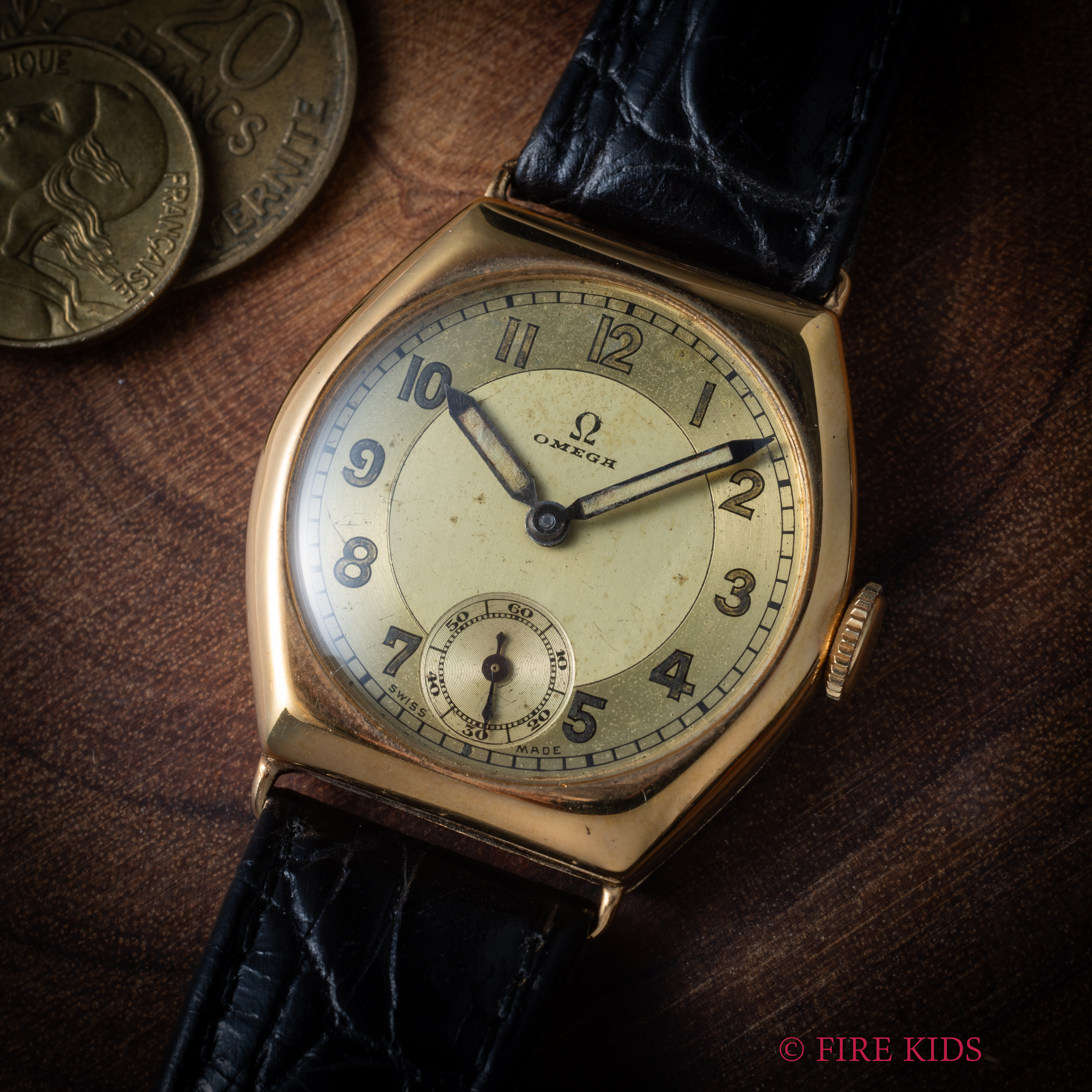 オメガ 1934年製 スモセコ 手巻き 金張りケース アールデコ