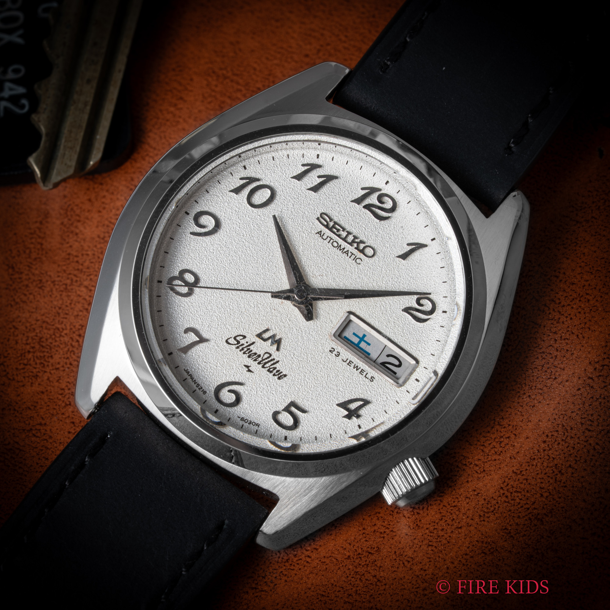 セイコー ロードマチック シルバーウェーブ 全アラビア 自動巻き ねじ込みリューズ 槌目ダイヤル 1976年製