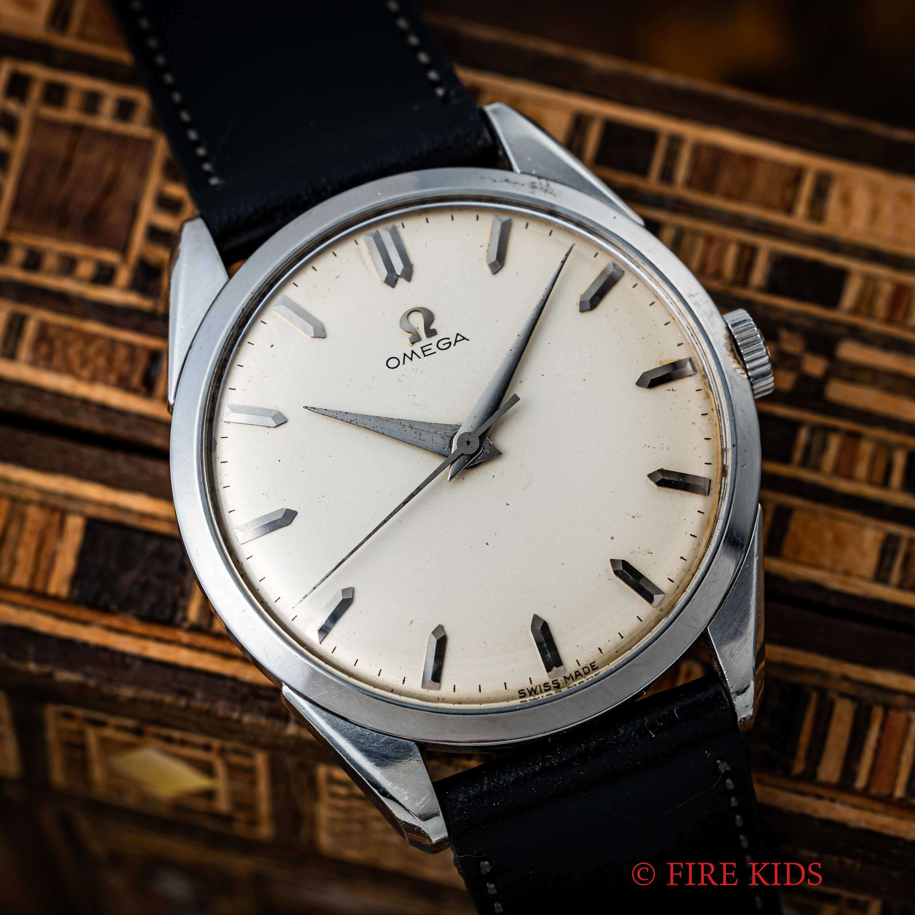 オメガ 30mmキャリバー 1959年製 ラウンドケース 手巻き Ref.2910-10SC