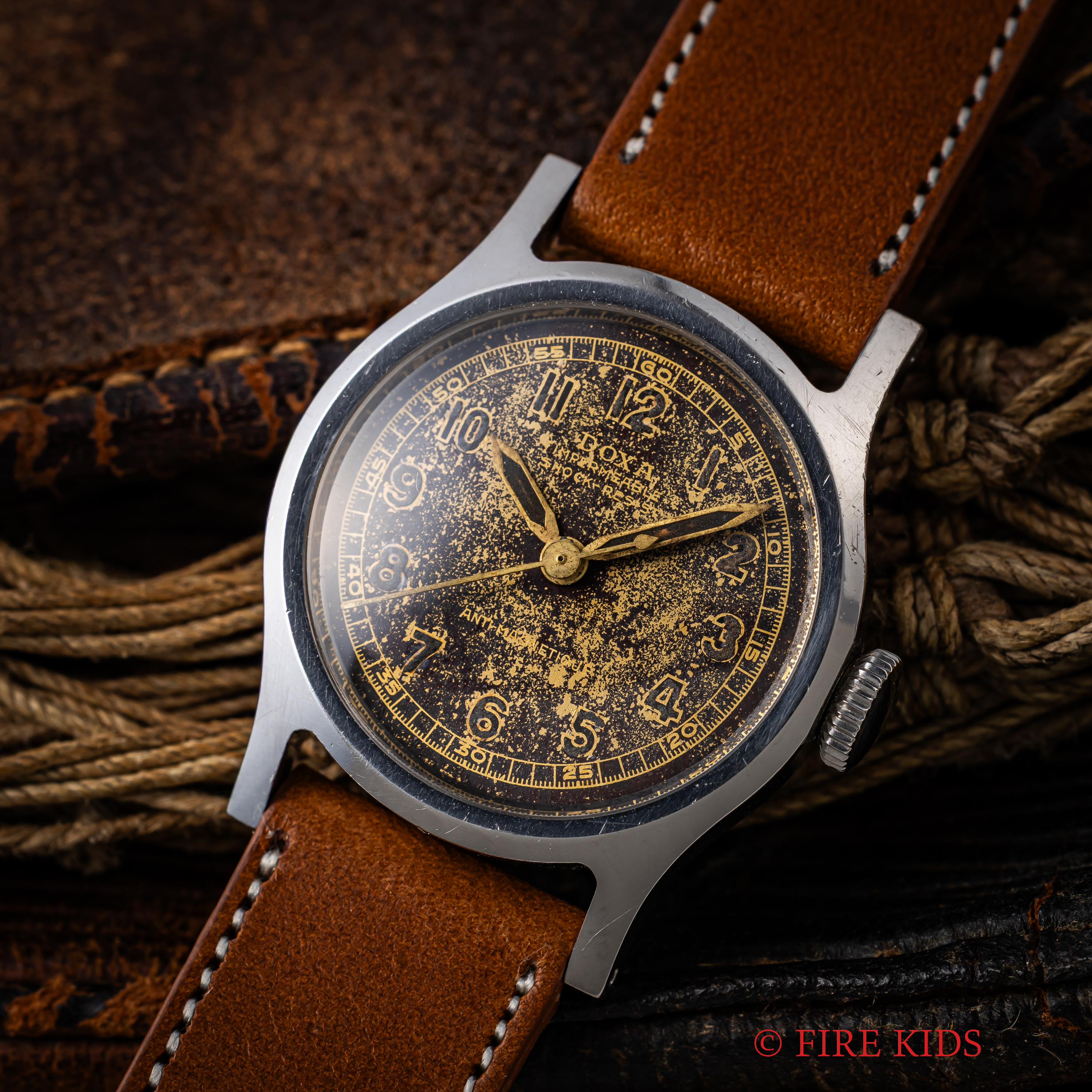 ドクサ FBケース カラトラバ ギャラクシーダイヤル 1940年代製 ステイブライトケース 手巻