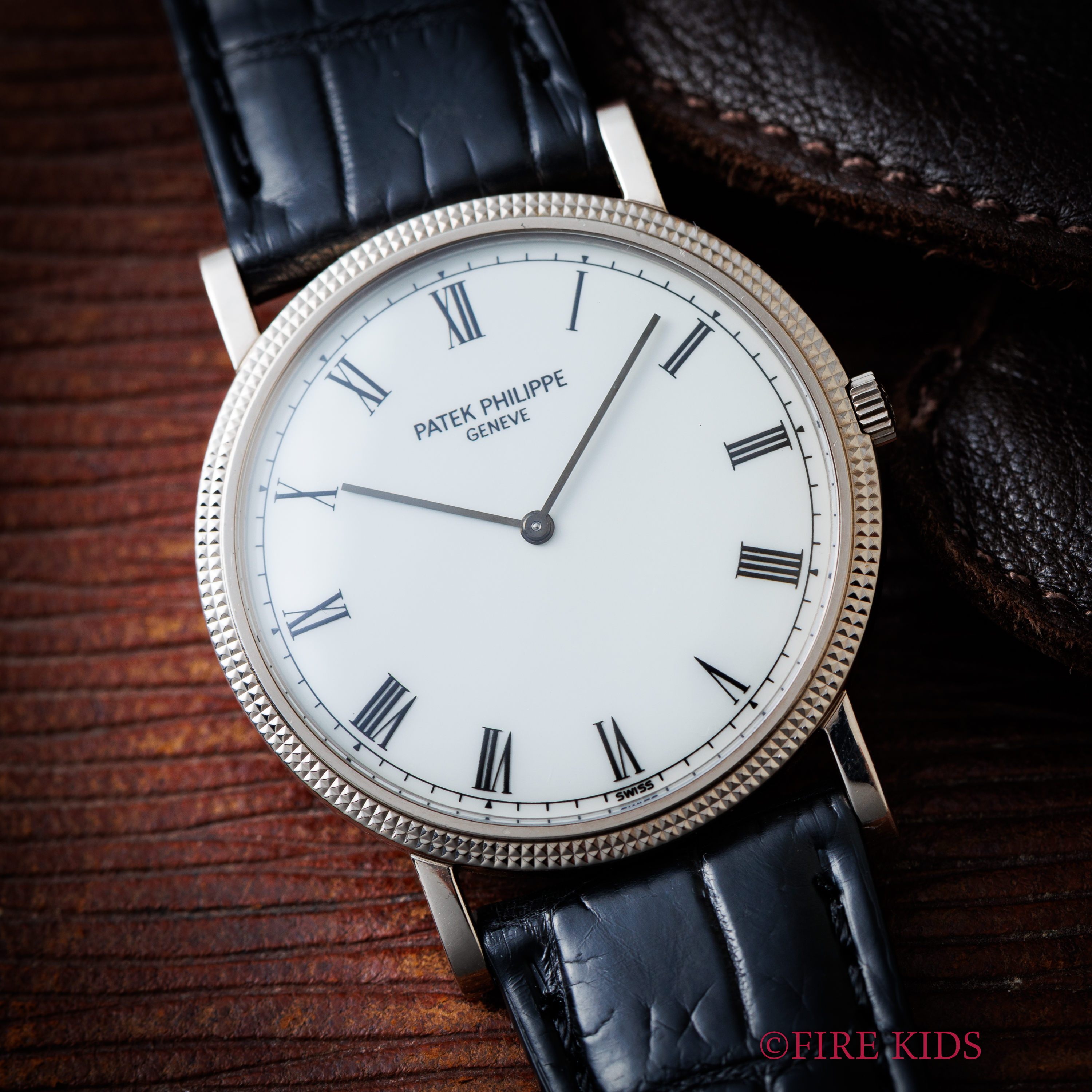 パテックフィリップ 1990年代製 18金無垢ホワイトゴールド Ref.3520/D ホワイトローマンダイヤル 手巻 純正尾錠付