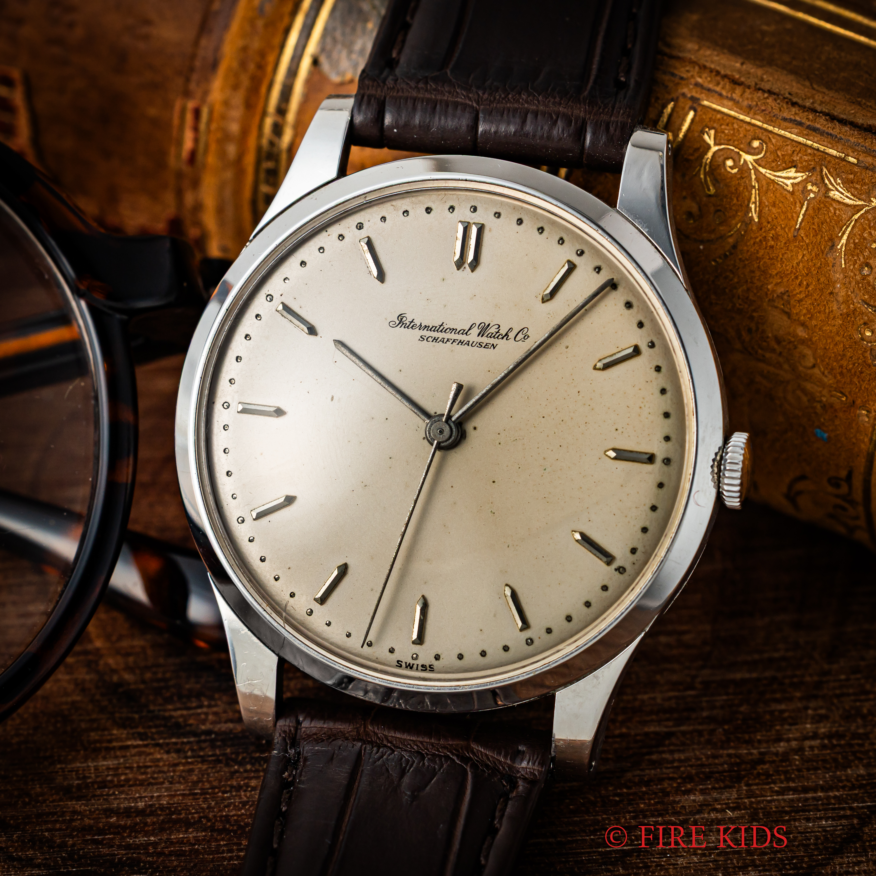 IWC 1960年製 cal.89搭載ラウンドケース 手巻 砲弾インデックス