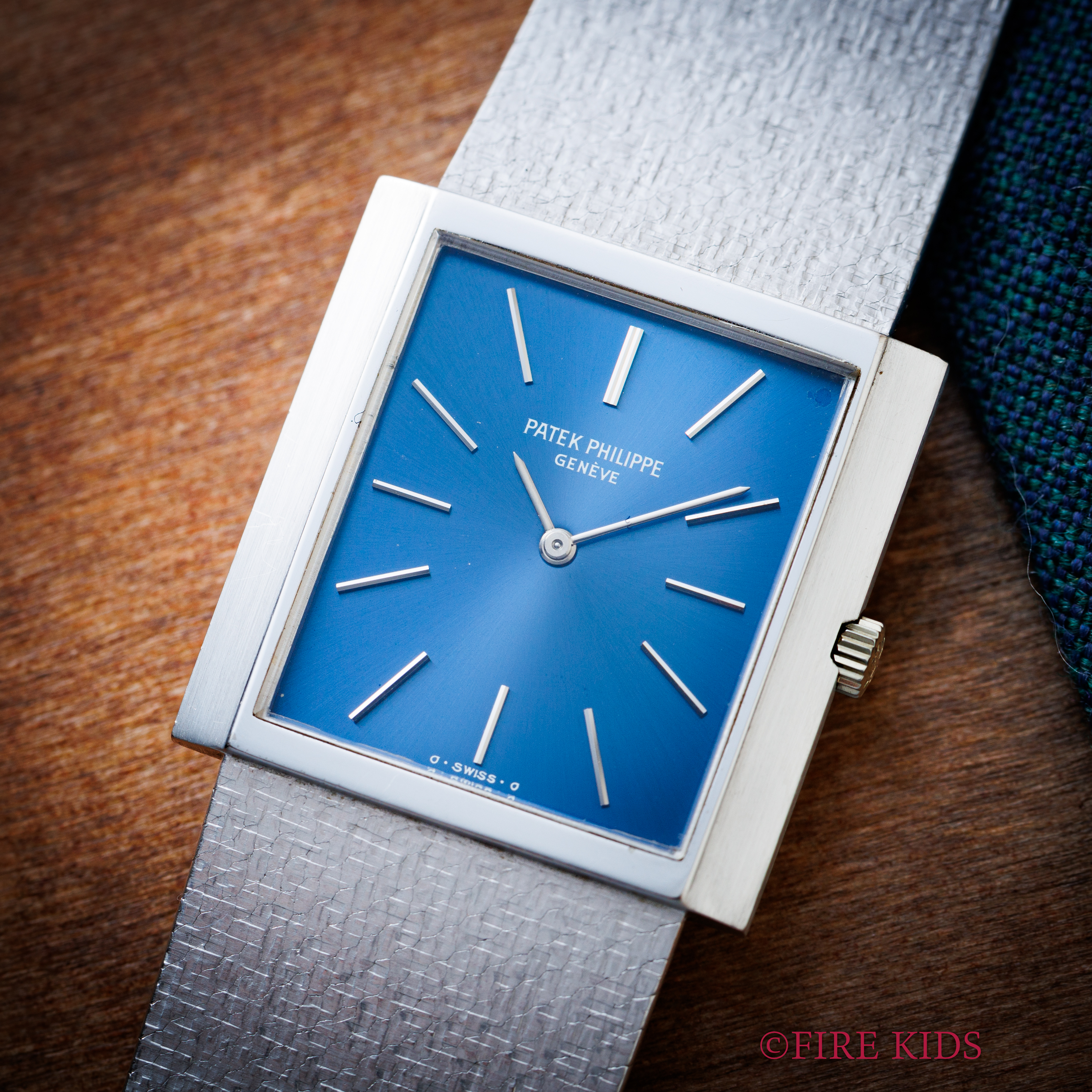 Lexi Deck イギリス製 ドラゴン シルバーカフリンクス & バッジ Lexi Deck イギリス製 ドラゴン シルバーカフリンクス & バッジ Lexi