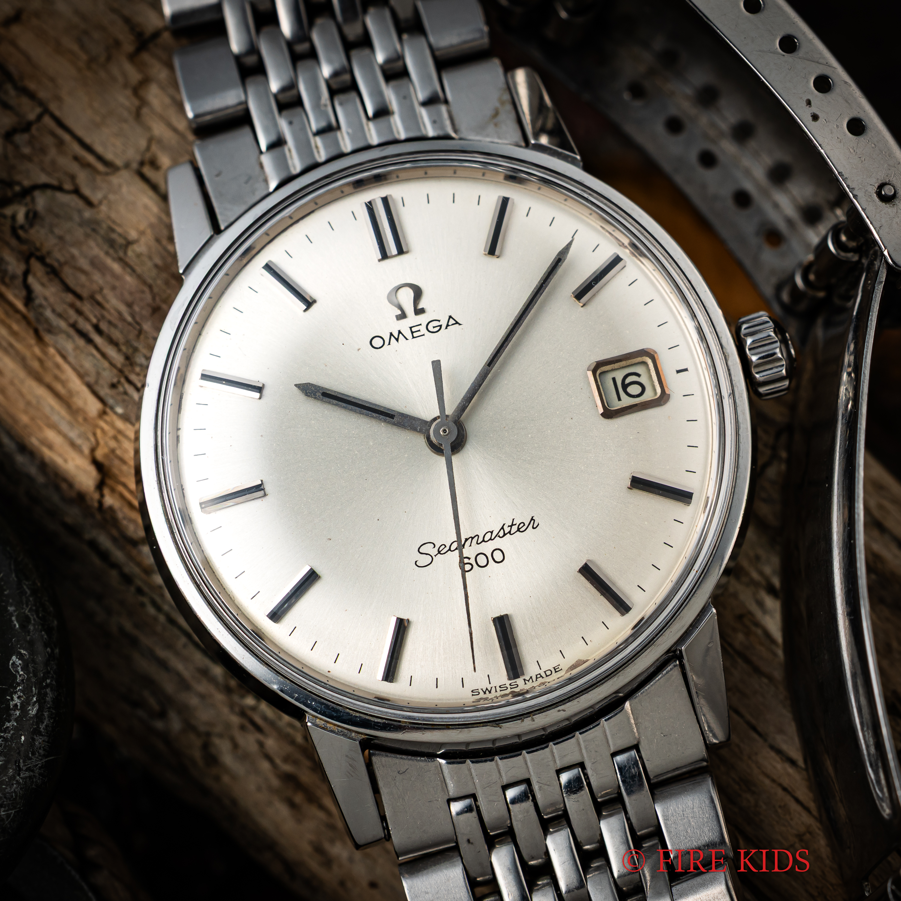 オメガ シーマスター600 Ref.136.011 手巻き Cal.611 1964年製 純正ブレス シルバーダイヤル