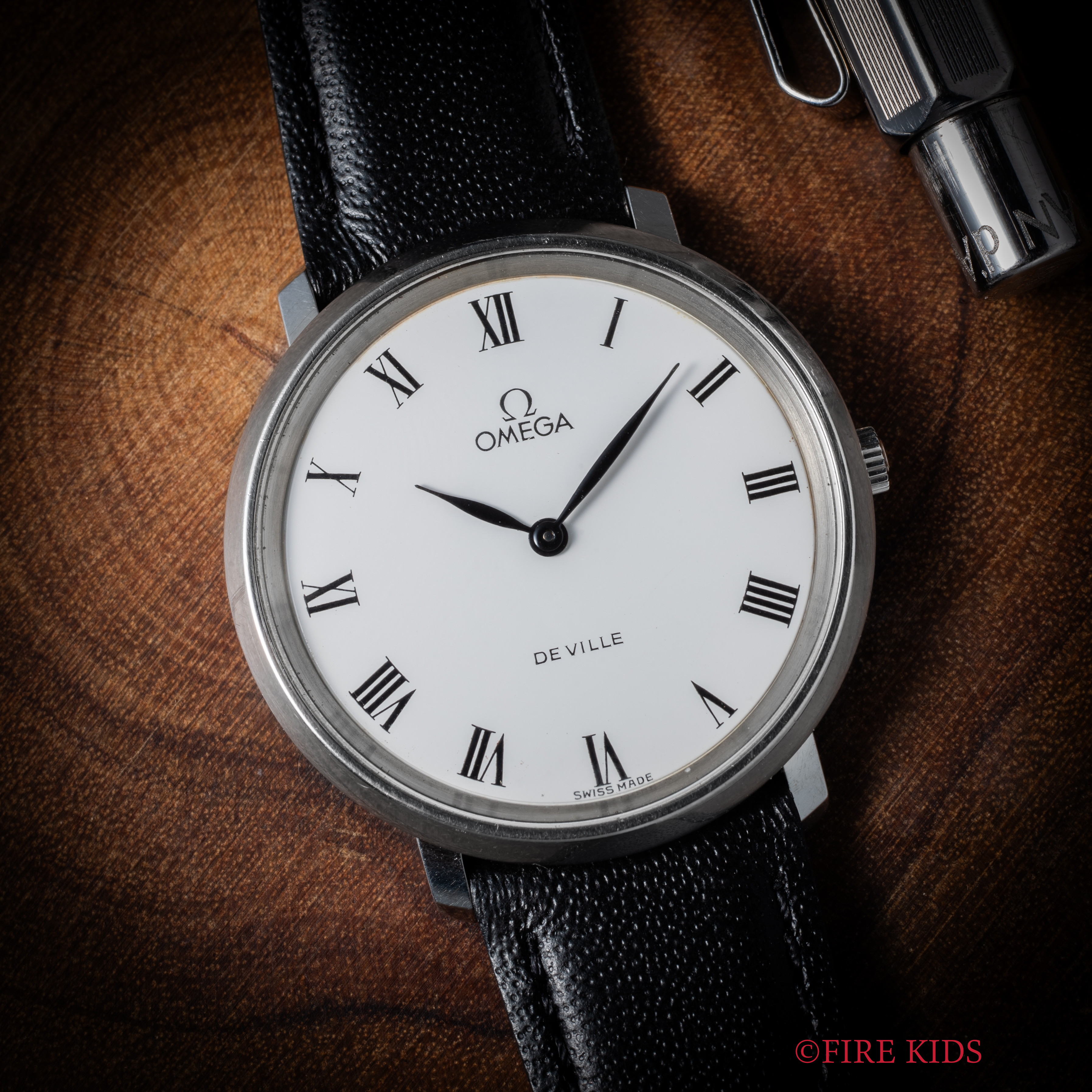 オメガ デ・ヴィル ホワイトローマンダイヤル ラウンドケース 手巻き 1974年製 Ref.111.0107