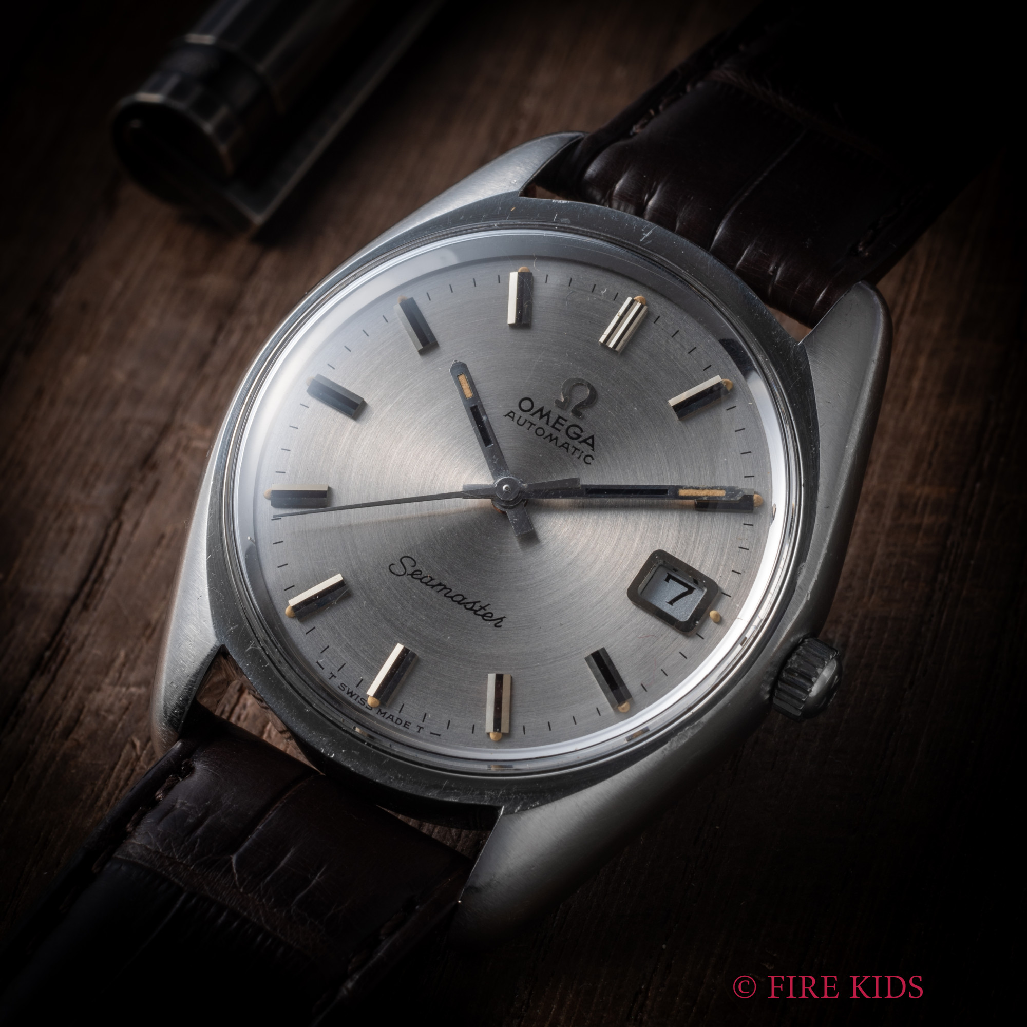 オメガ シーマスター グレーダイヤル 自動巻き 1970年製 同心円状仕上げ