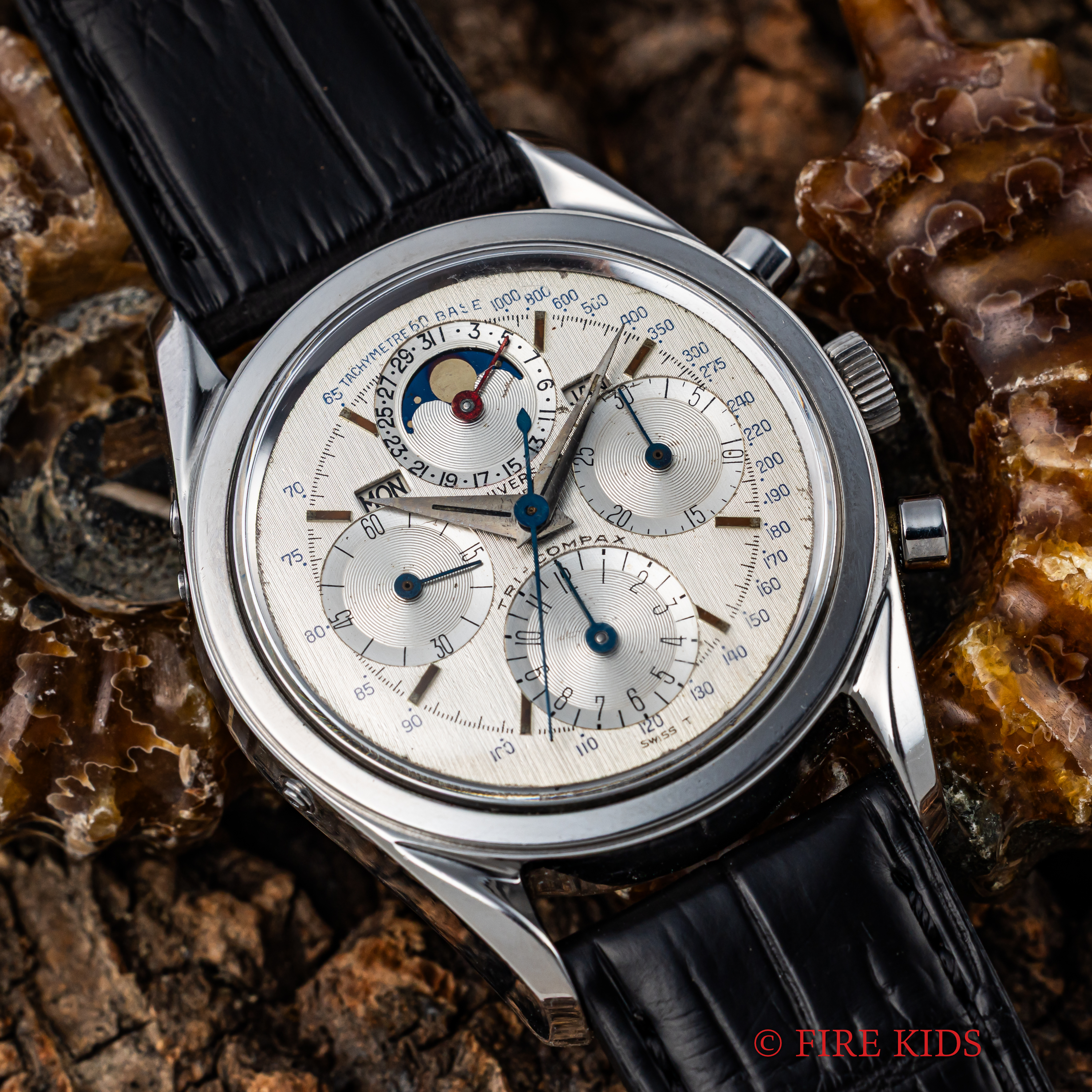 ユニバーサル・ジュネーブ トリコンパックス 1960年代製 Ref.222100/2 手巻き Cal.281 トリプルカレンダームーンフェイズクロノグラフ