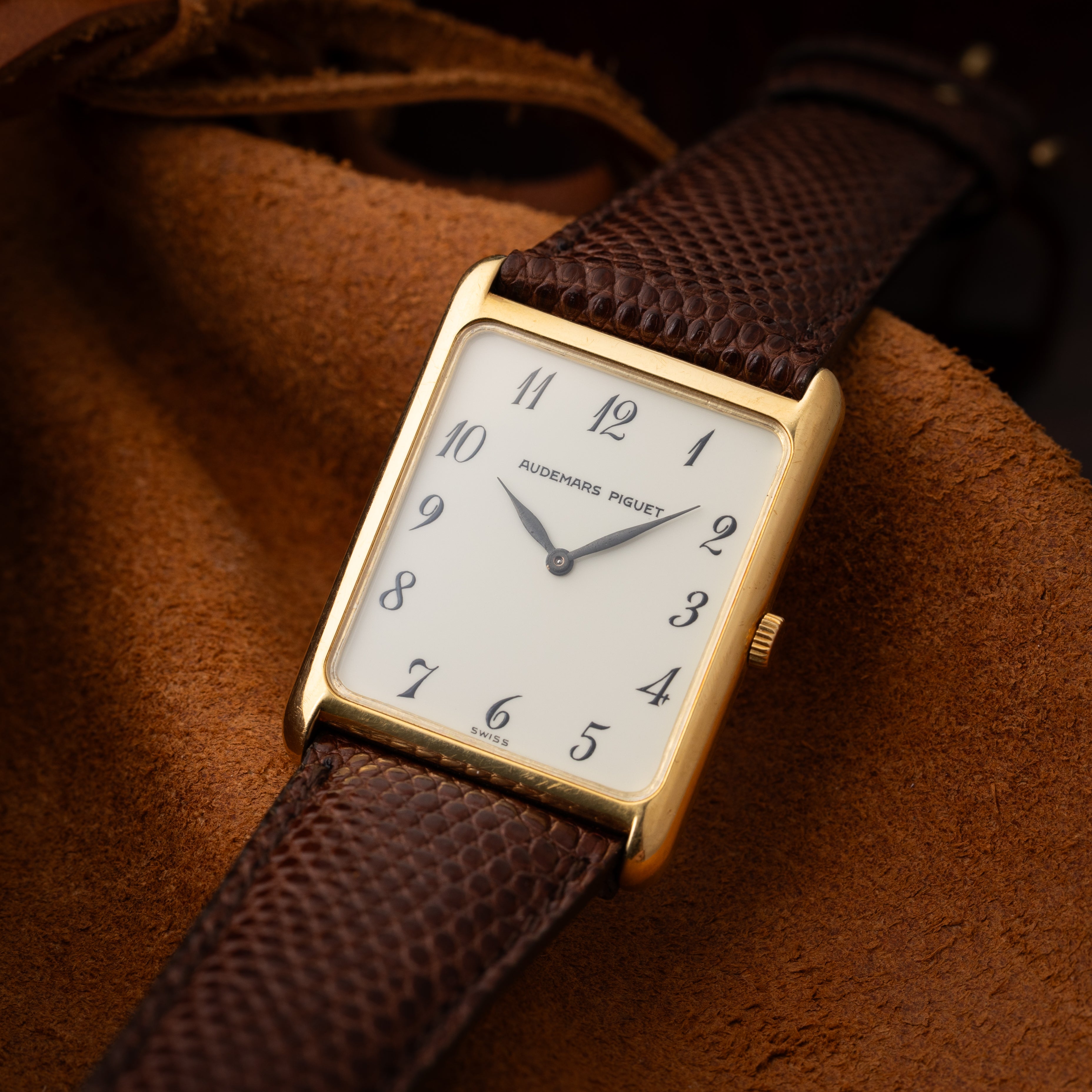 オーデマ・ピゲ 18KYGスクエアケース エナメルダイヤル 1976～79年製 純正尾錠