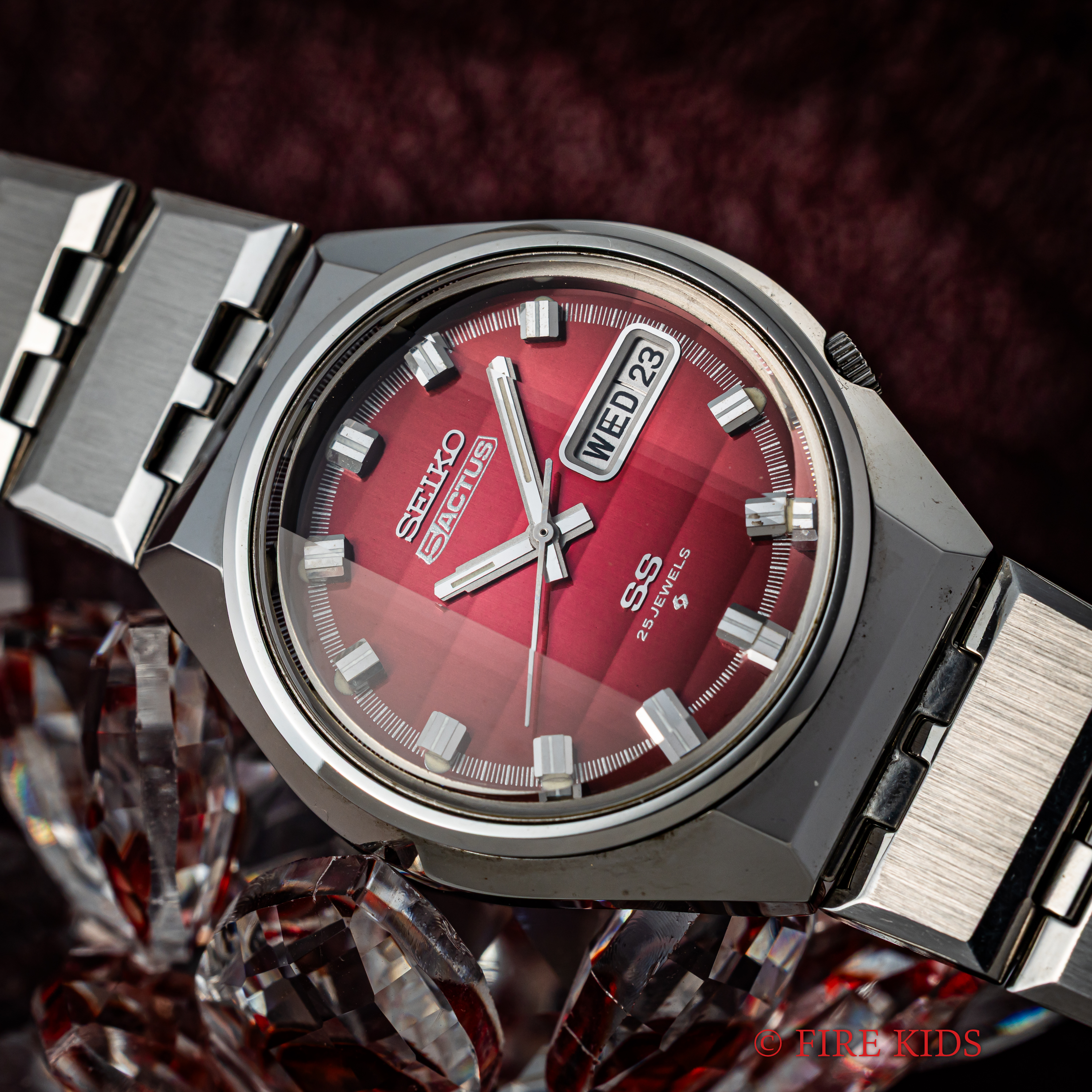 セイコー 5アクタス 1973年製 自動巻 Ref.6106-7690 赤文字盤 カットガラス 純正ブレス タグ付き