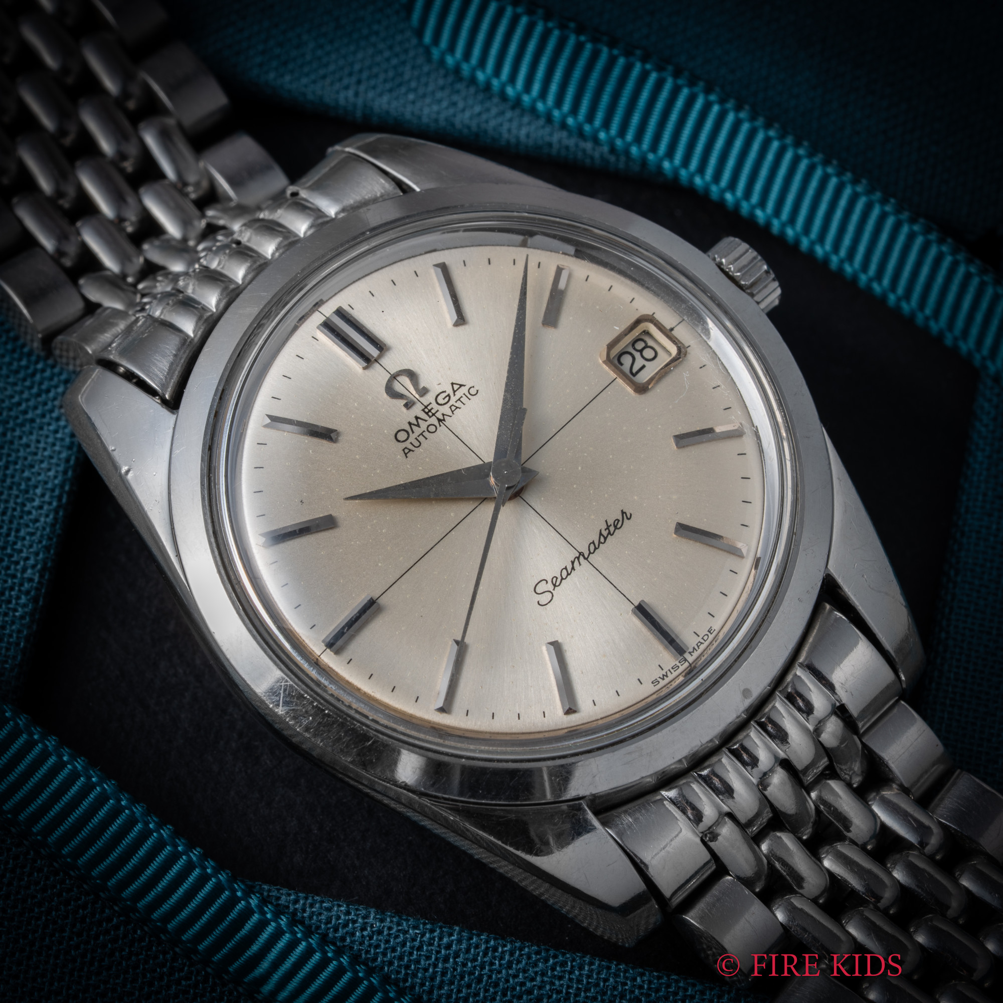 オメガ シーマスター 1965年製 自動巻き Cal.562 クロスライン 純正ライスブレス付き