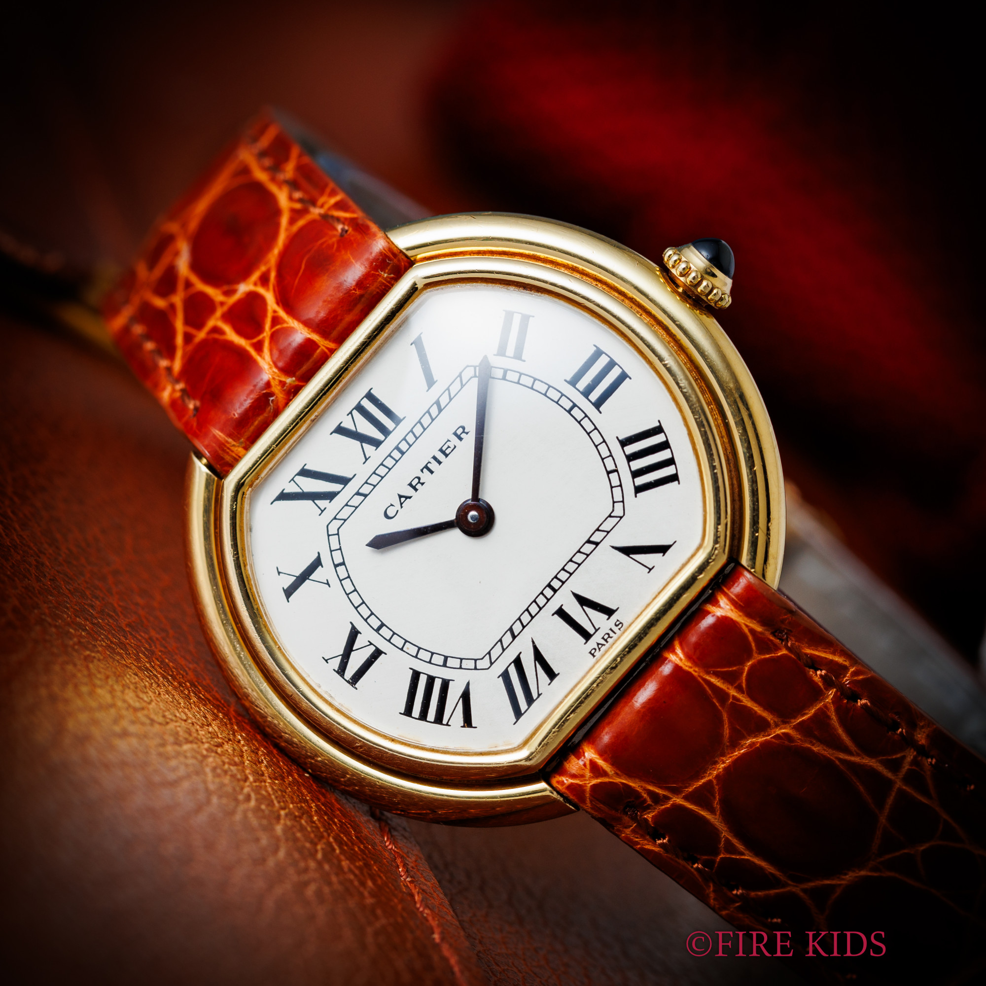 カルティエ エリプス LM 1980年代製 ホワイトローマンダイヤル PARISダイヤル 手巻き 18金イエローゴールド 純正Dバックル