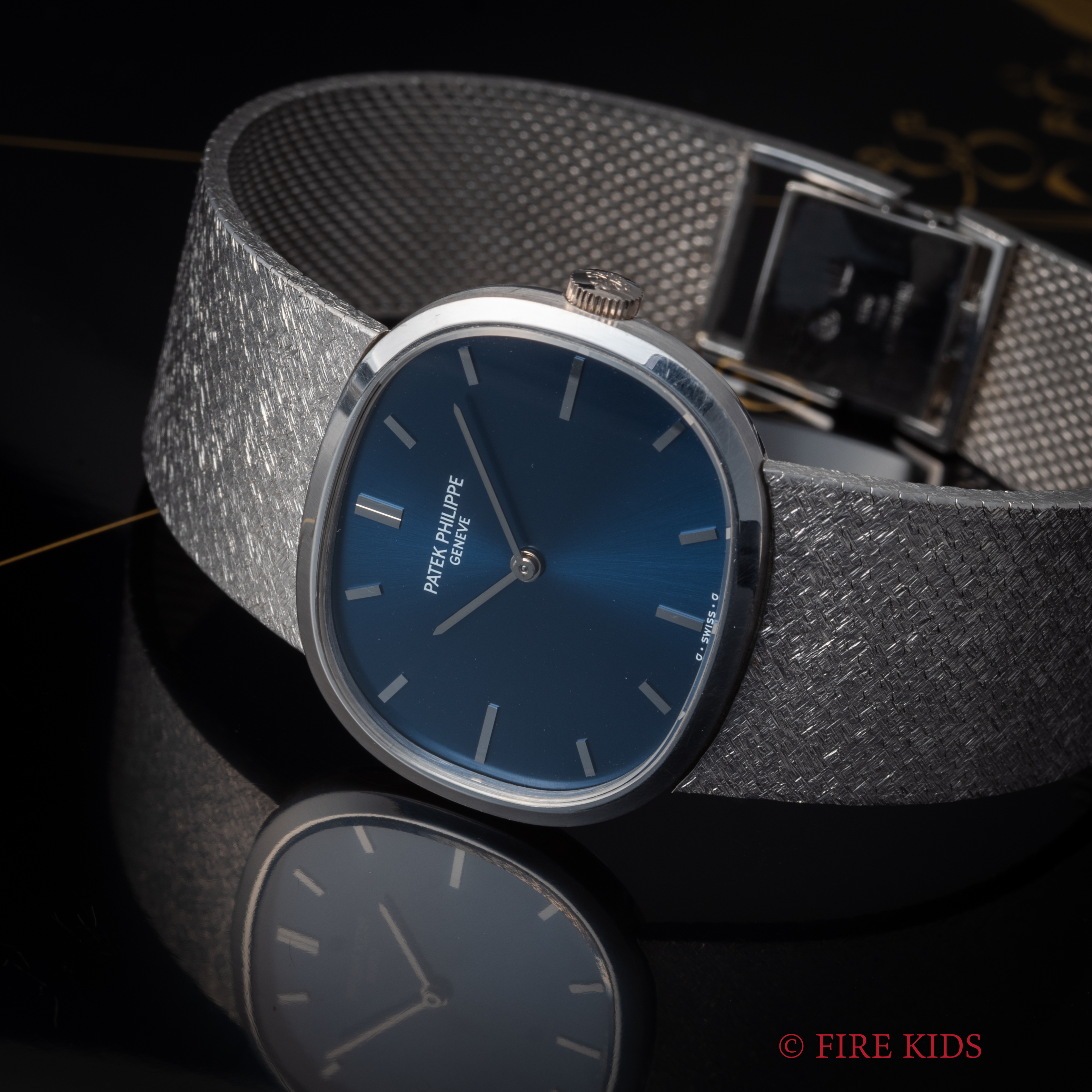 パテック・フィリップ ゴールデンエリプス初期型 1960年代製 18金無垢ホワイトゴールドケース、ブレス ブルーダイヤル