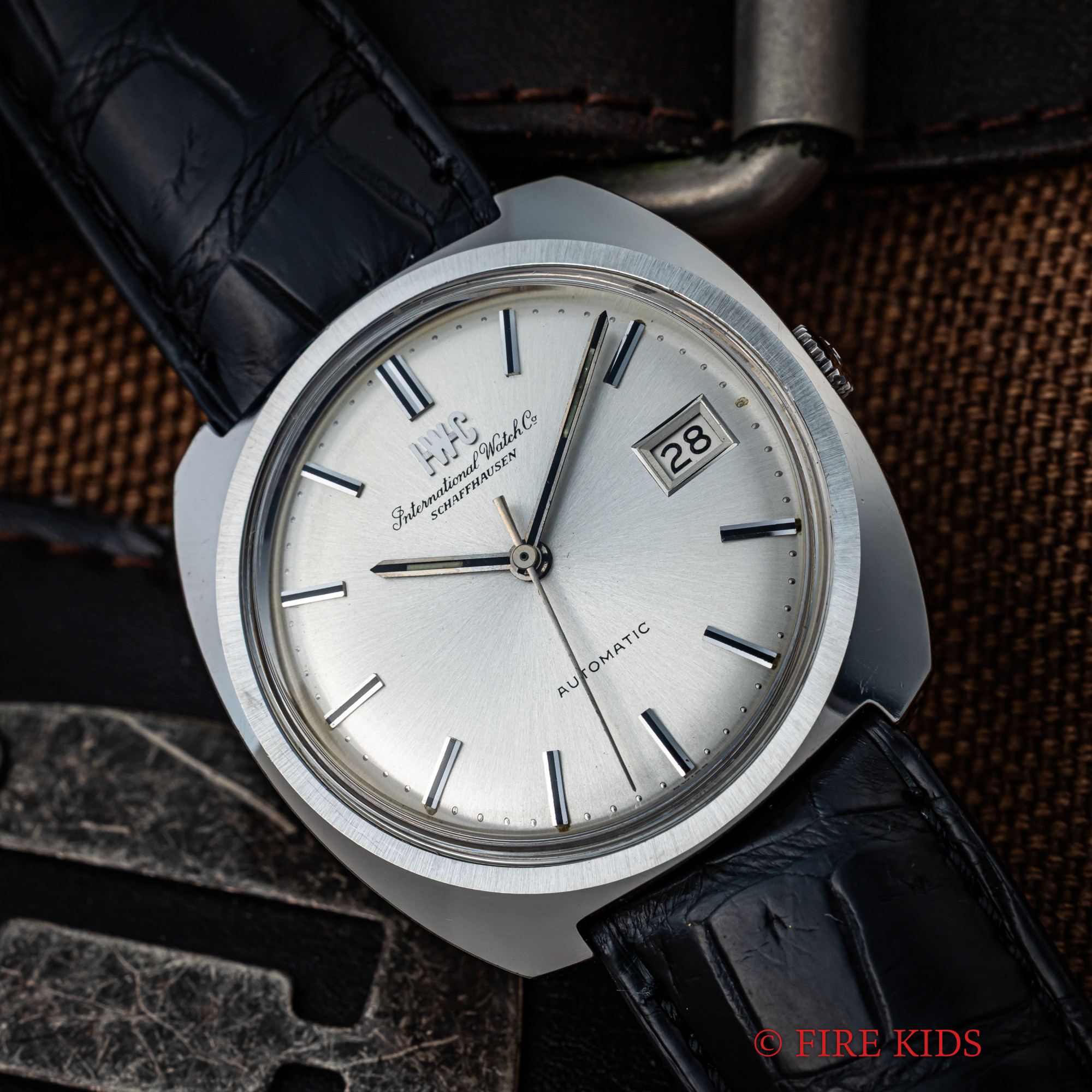 IWC 1976年製 クッションケース ペラトン式自動巻Cal.8541B 純正尾錠