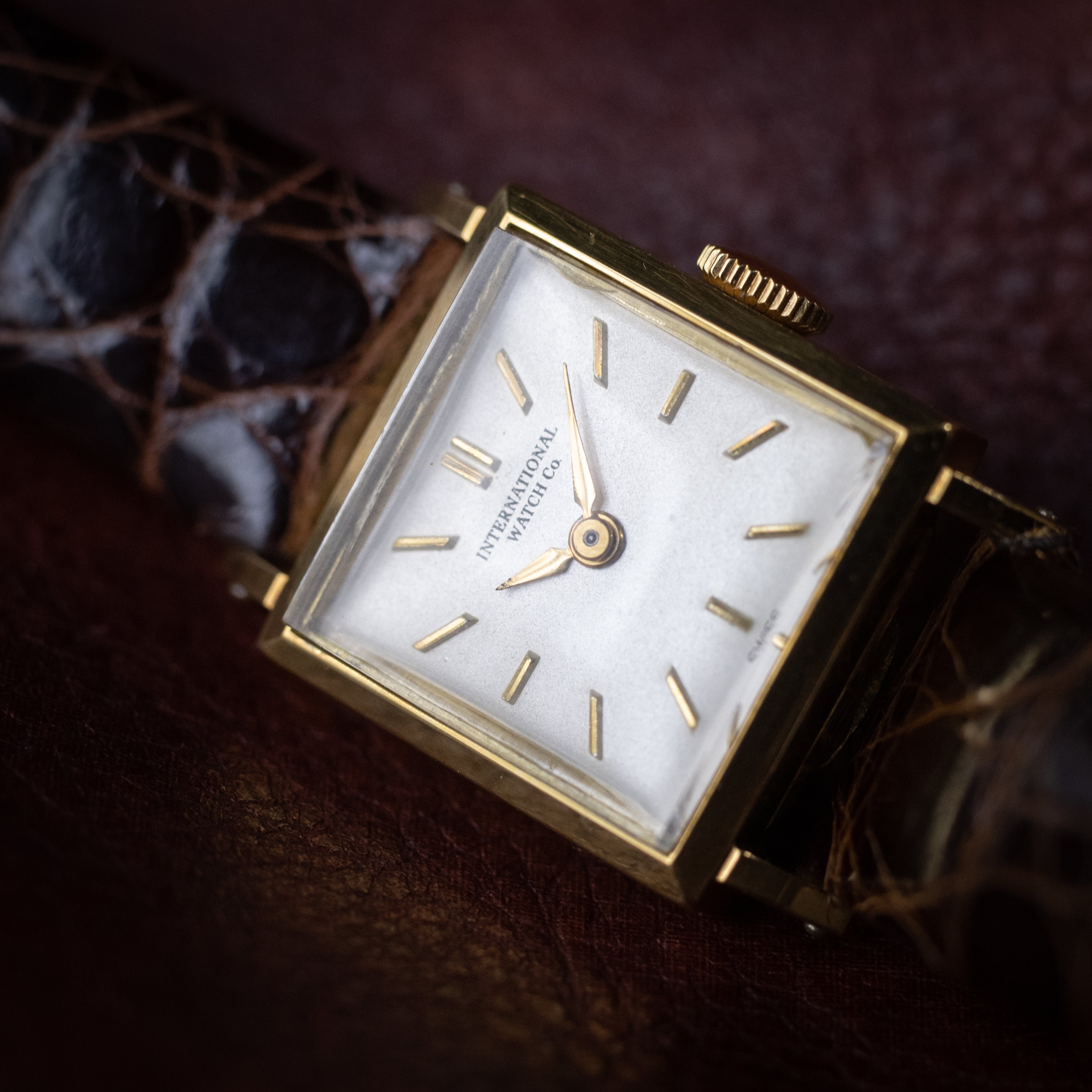 IWC レディース 角型 18金無垢 スピアーハンド 1960年製 オールドインター