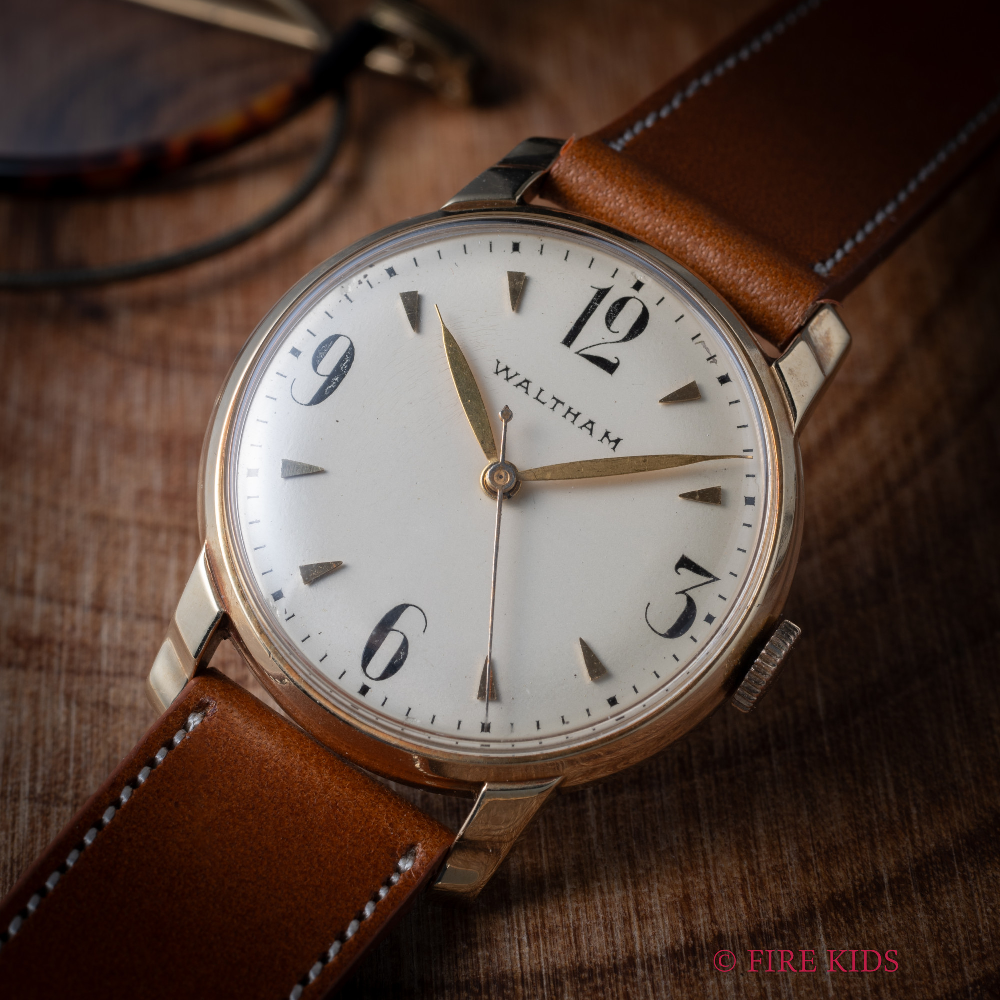 ウォルサム 14金無垢イエローゴールド 手巻きハック付き 飛びアラビア リーフハンド