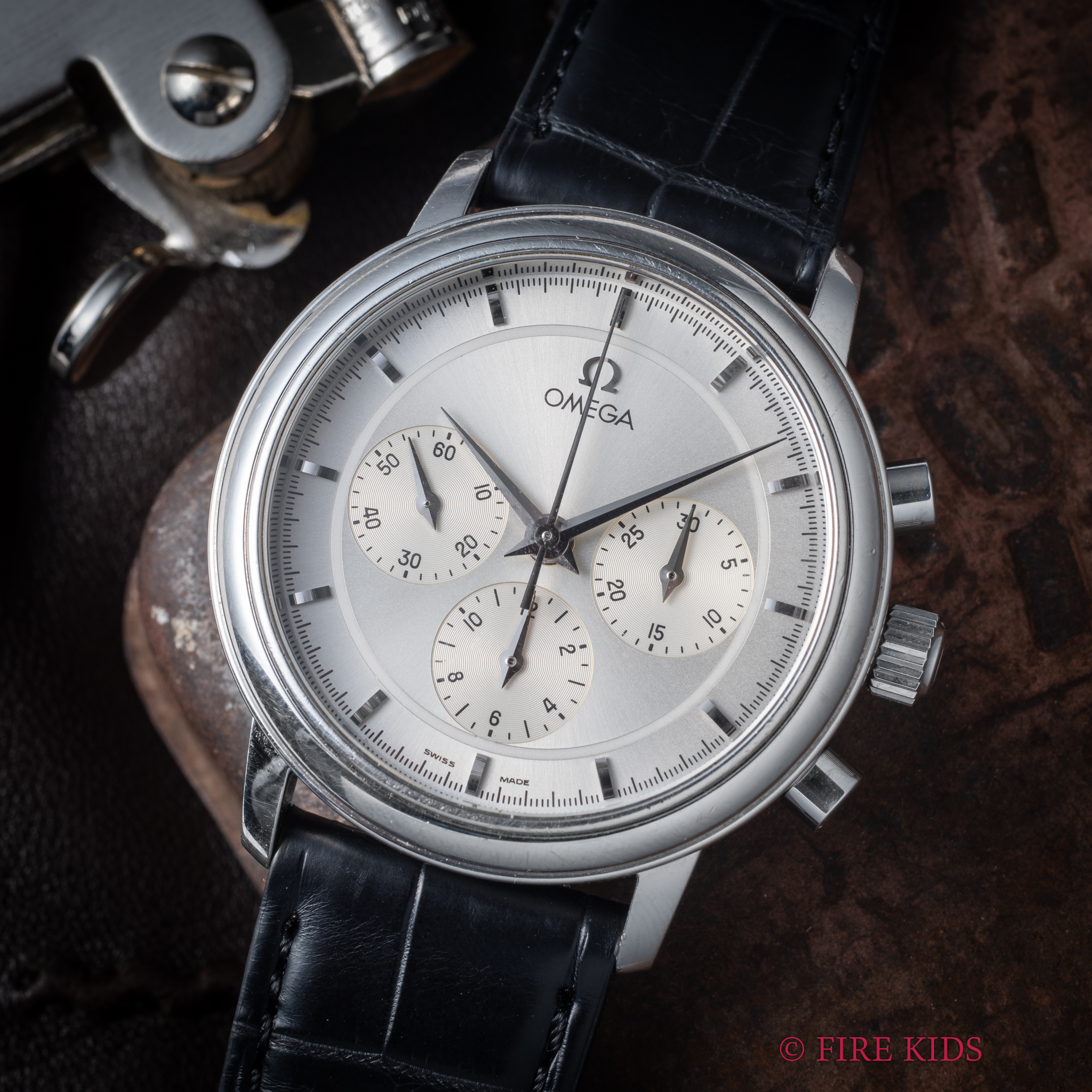 オメガ デ・ヴィルプレステージ クロノグラフ 1994年製 シルバーダイヤル Ref.145 0050 手巻 Cal.861 ギャラ付