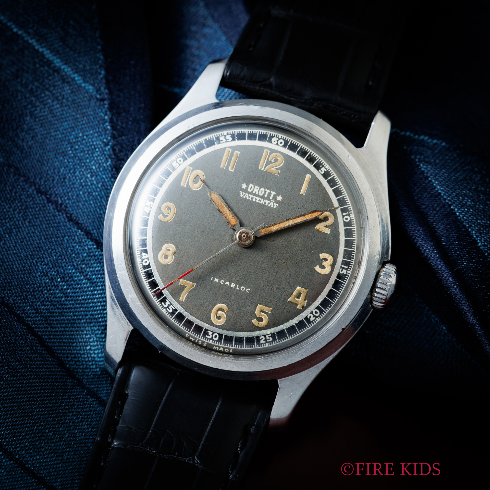 FIREKIDS｜ファイアーキッズ / DROTT Vattentät グレー文字盤 手巻き